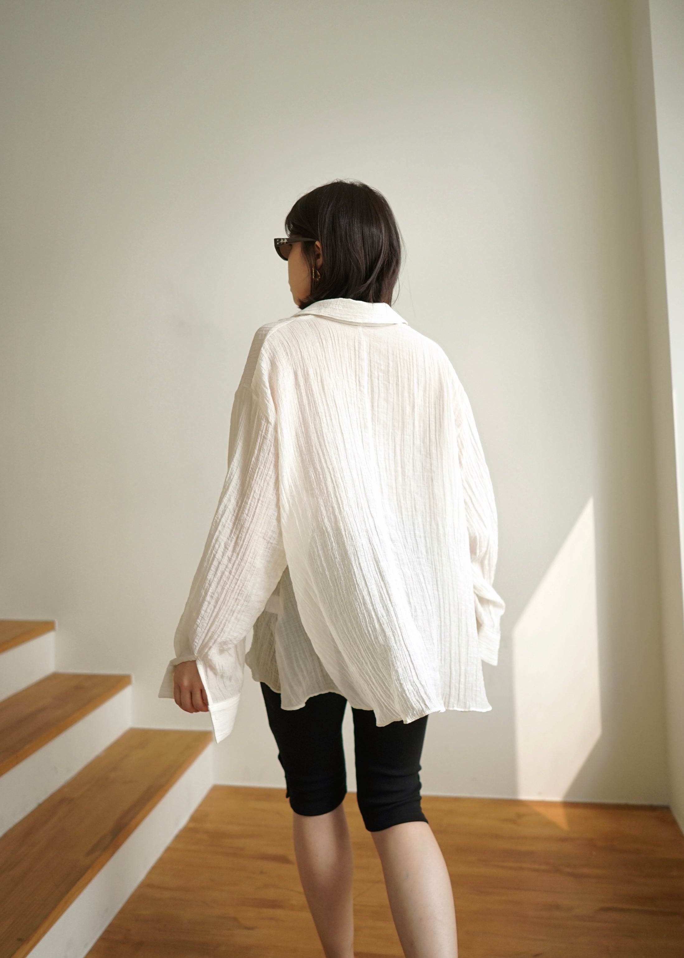 semi sheer unbalance wide shirt