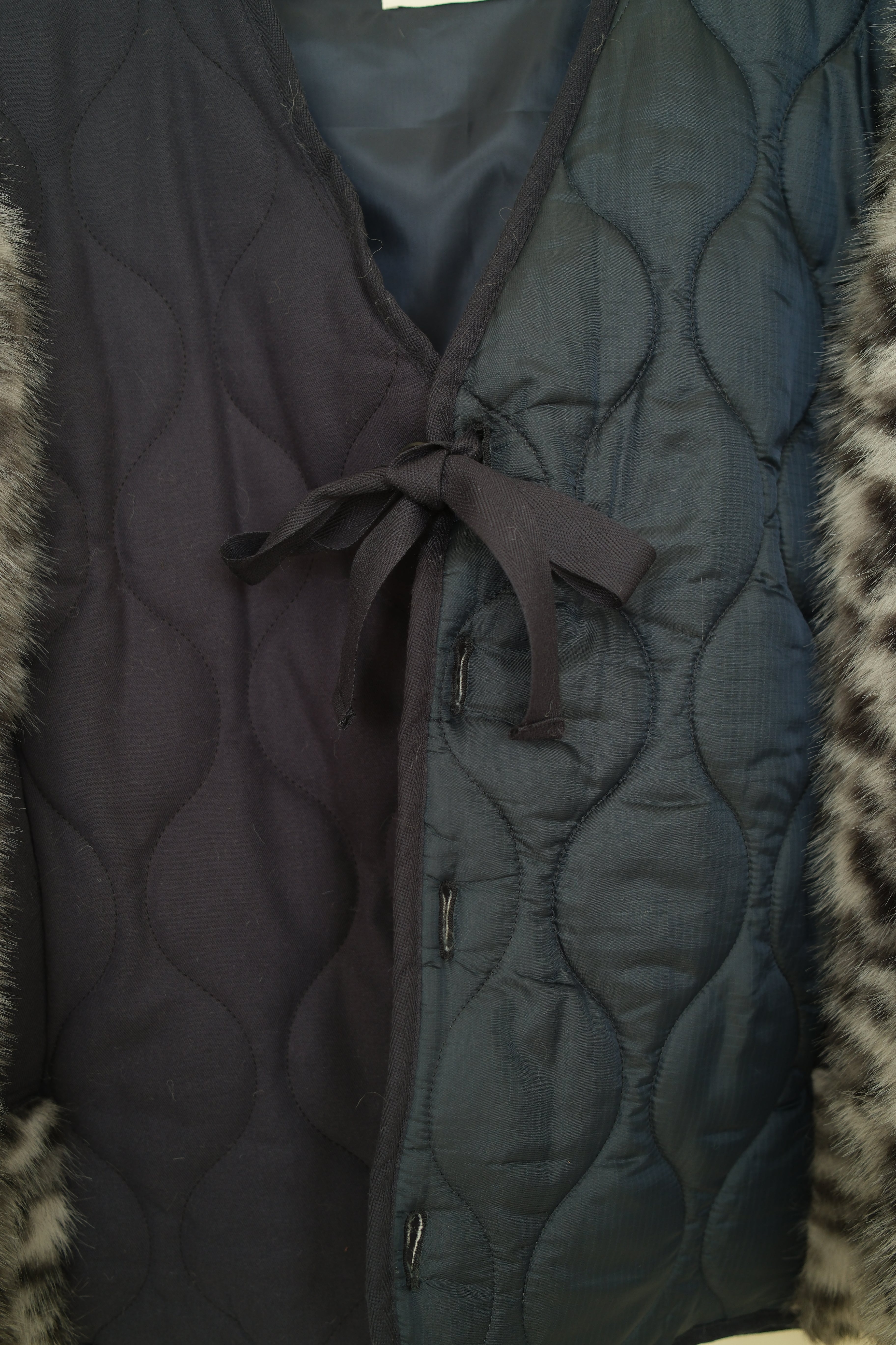 Leopard faux fur sleeve quilted jacket