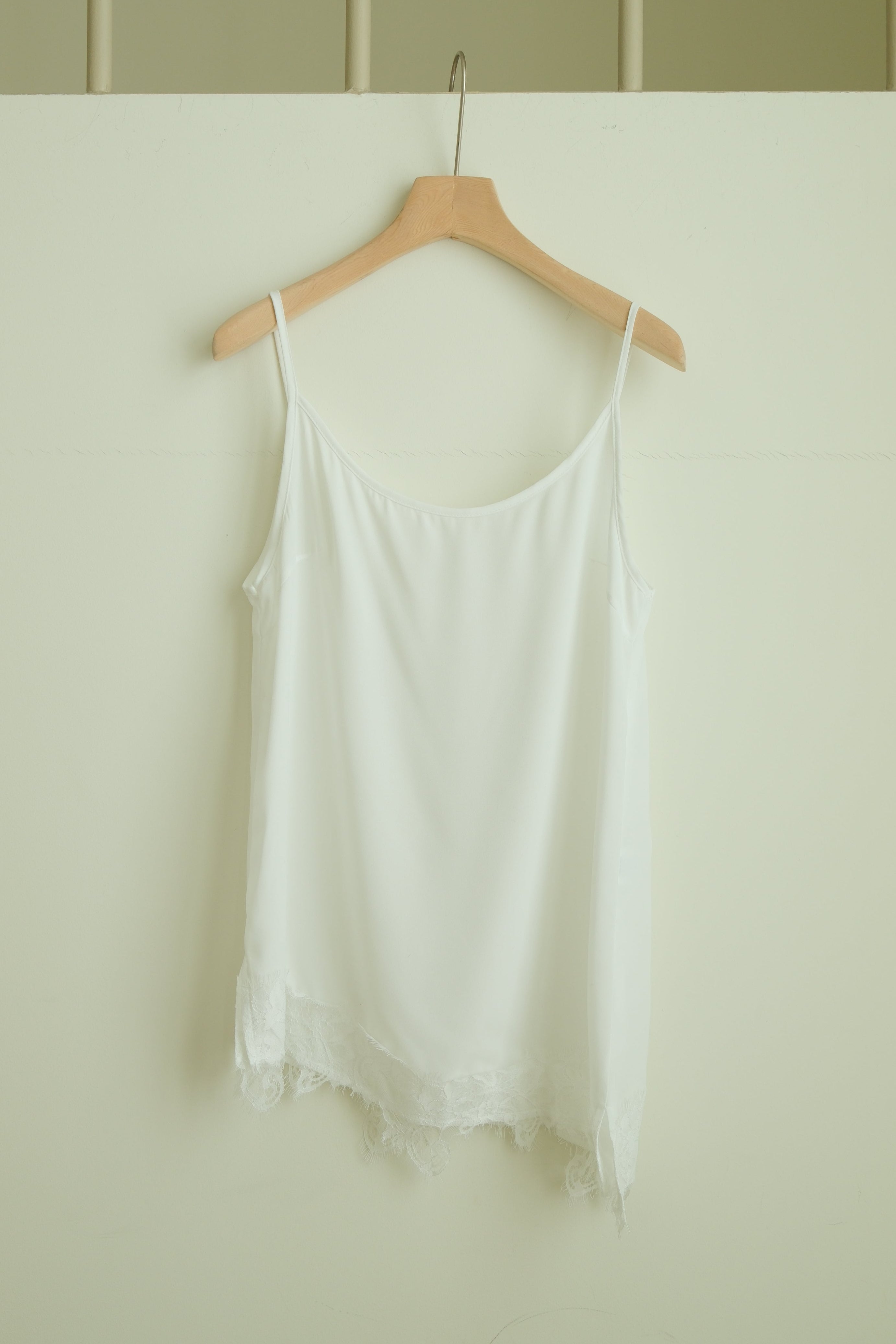 Lace hem unbalance inner slip