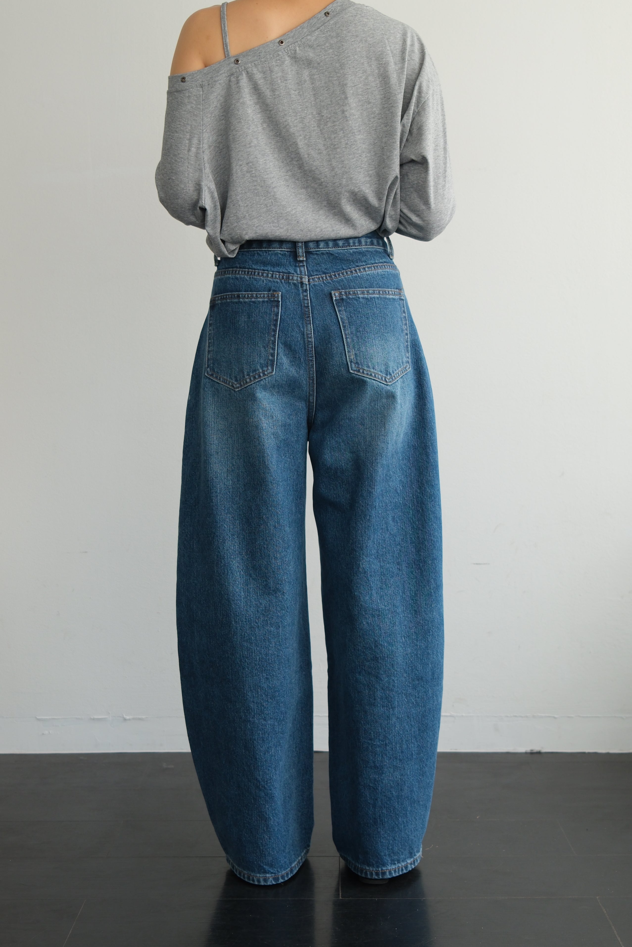 High-Waisted Relaxed Curve Jeans
