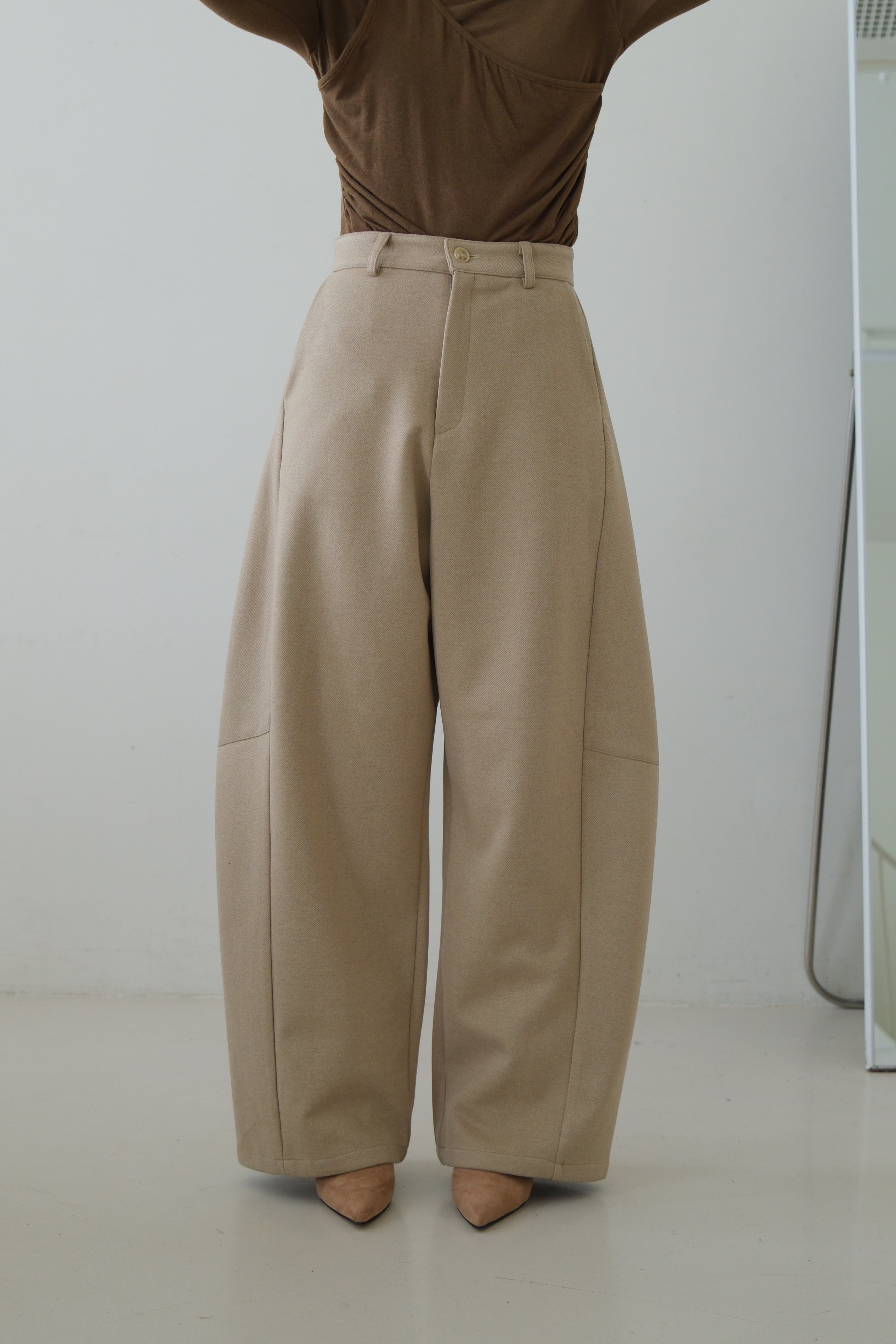 Bien high-rise curved pants