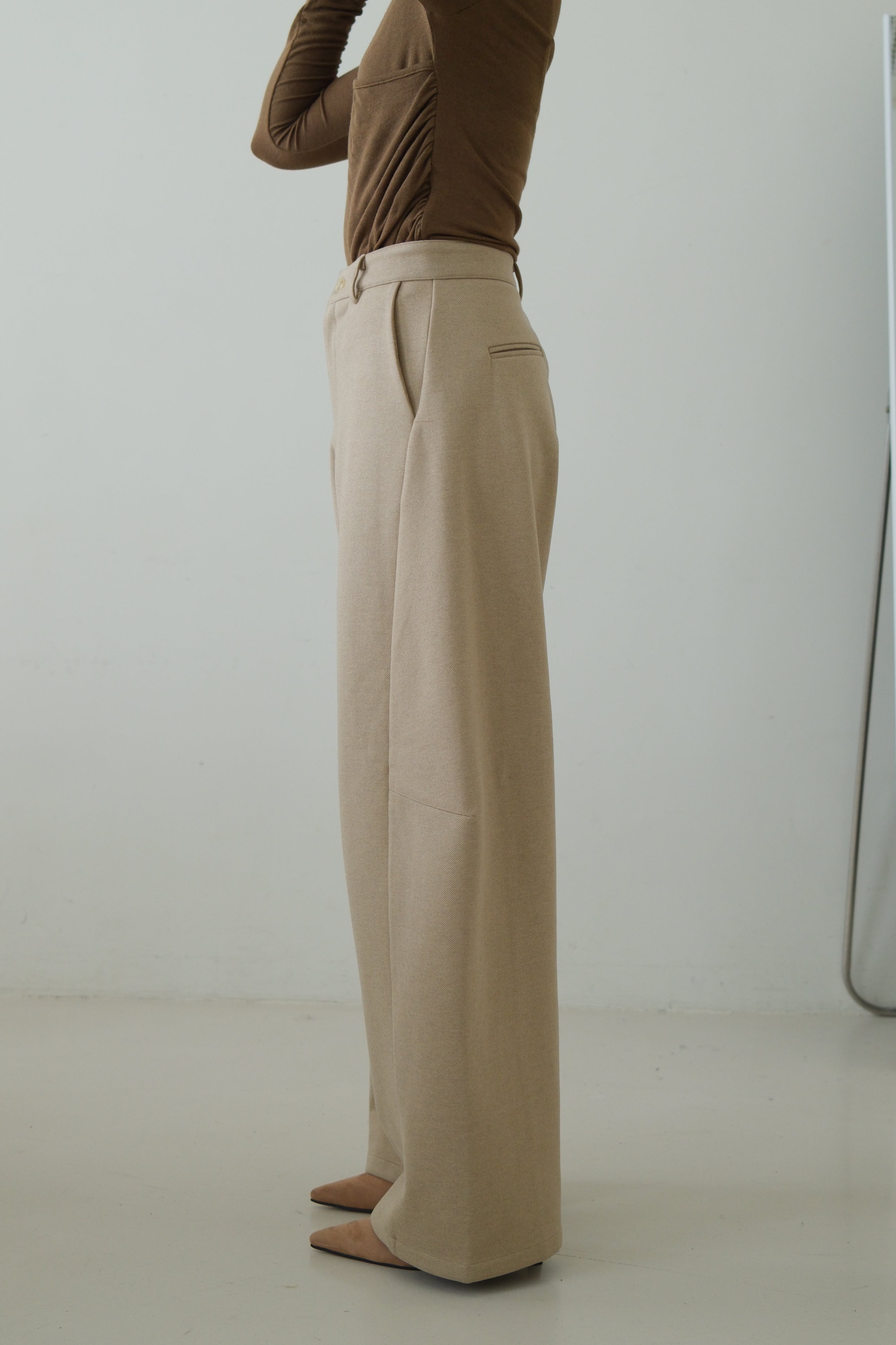 Bien high-rise curved pants