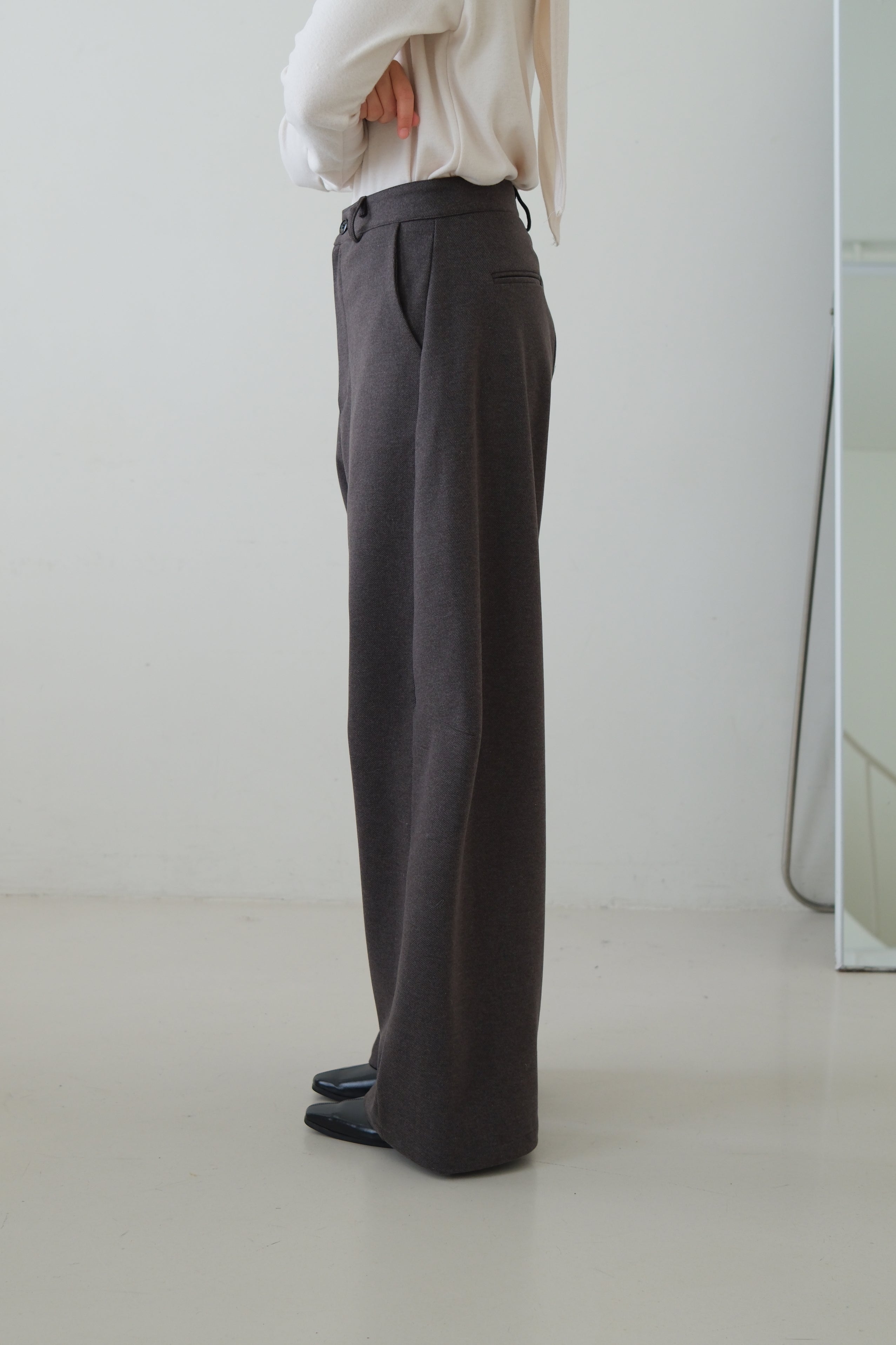 Bien high-rise curved pants
