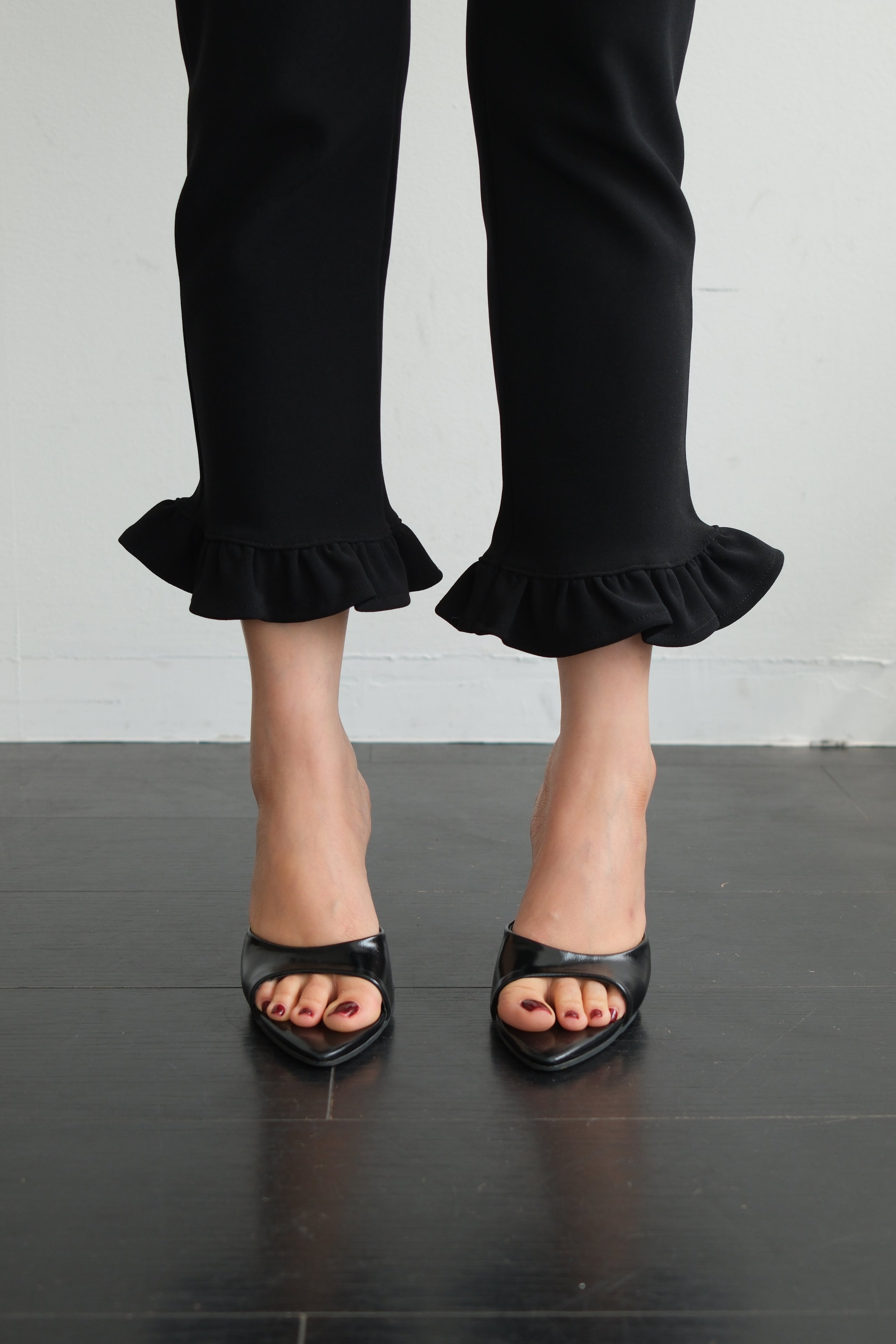 Russ Ruffle Hem Slim Flare Leggings