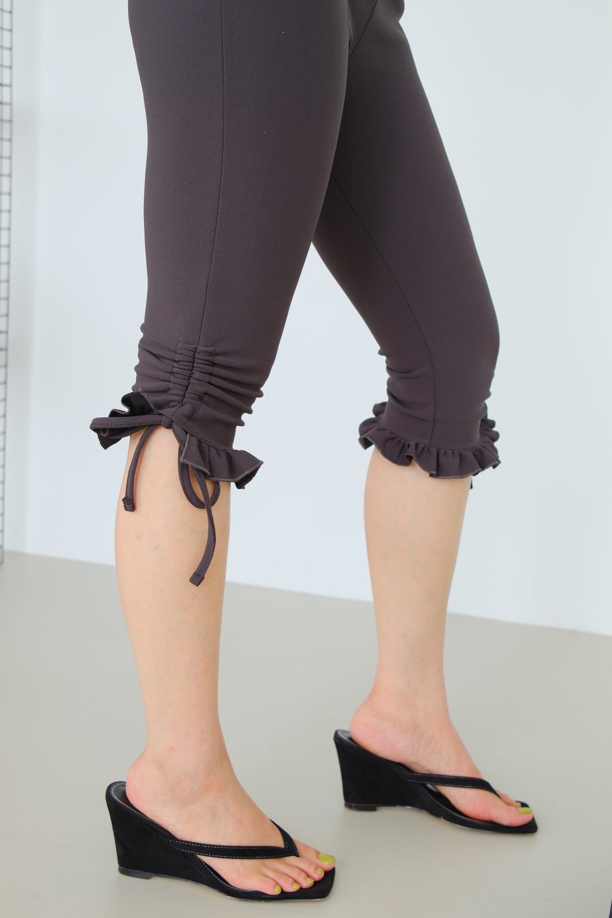 Lottie Ruched Ruffle Capri Pants