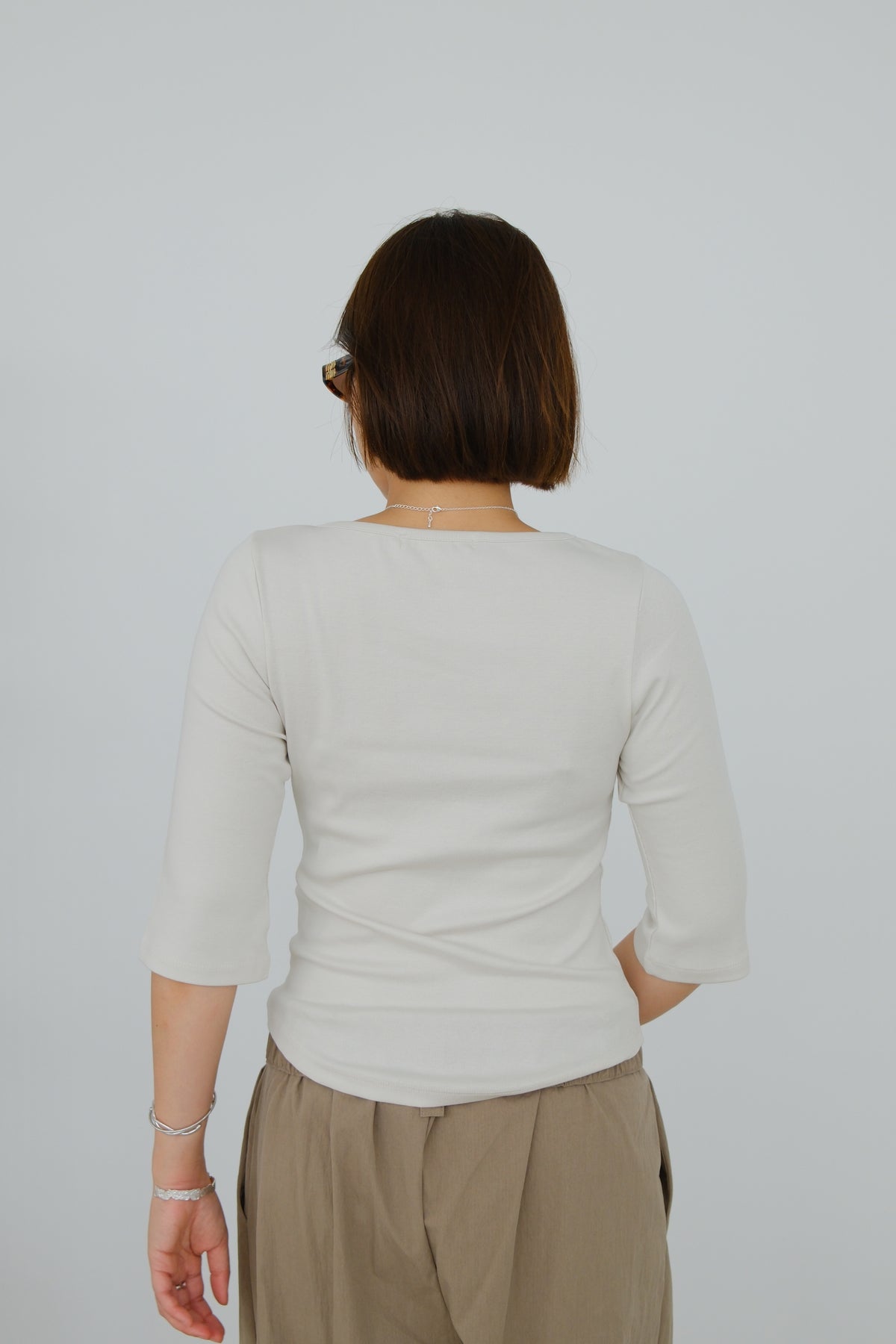 Aven Curved Hem Tee