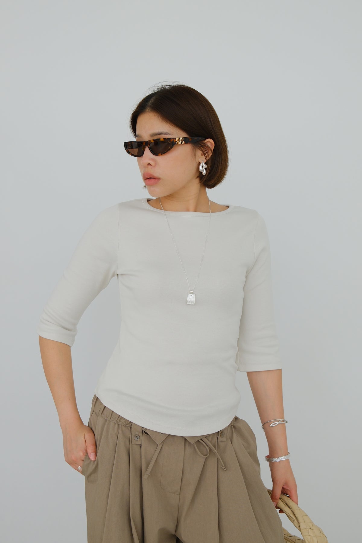 Aven Curved Hem Tee