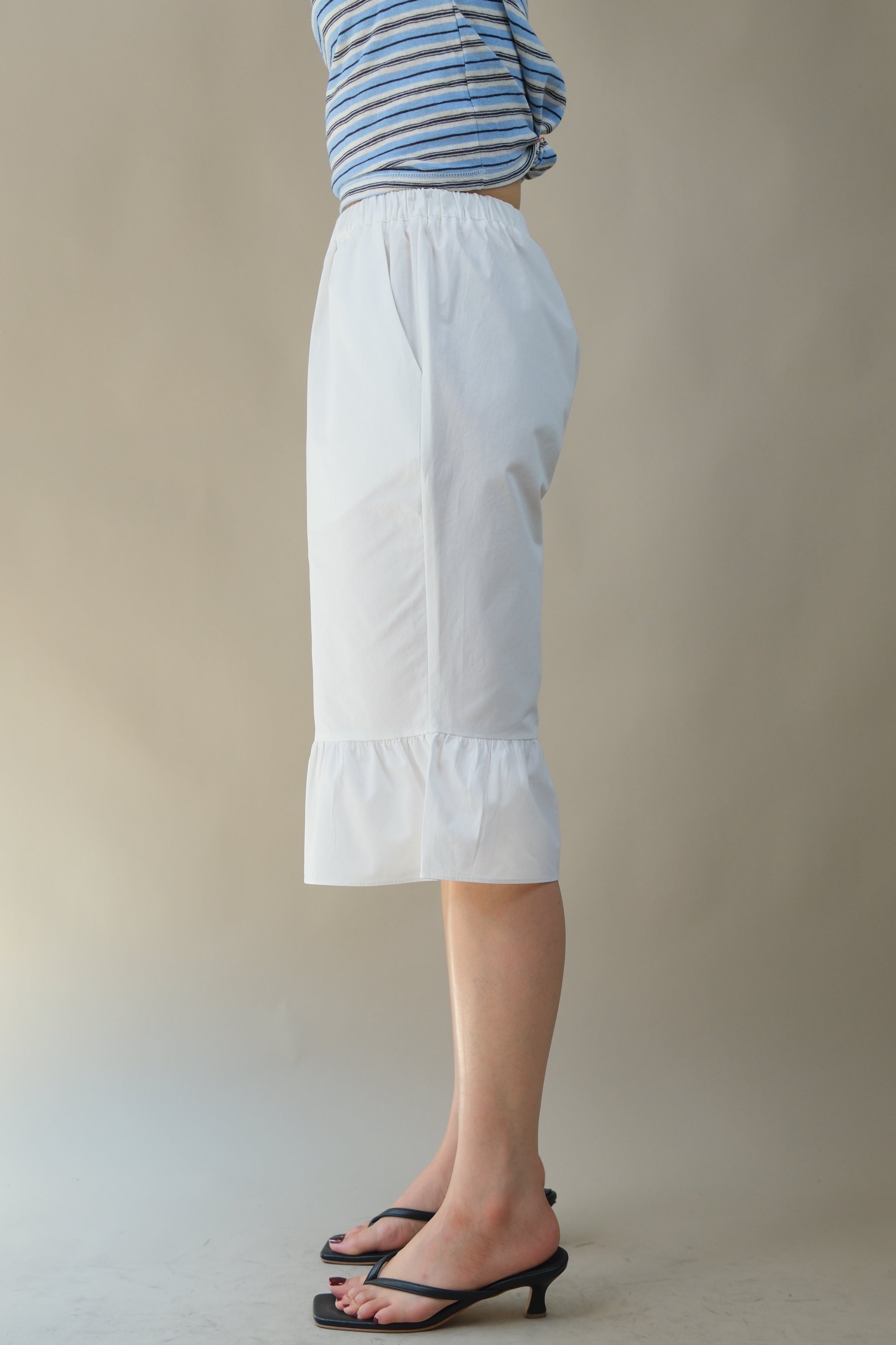 Elastic Waist Ruffle Hem Shorts