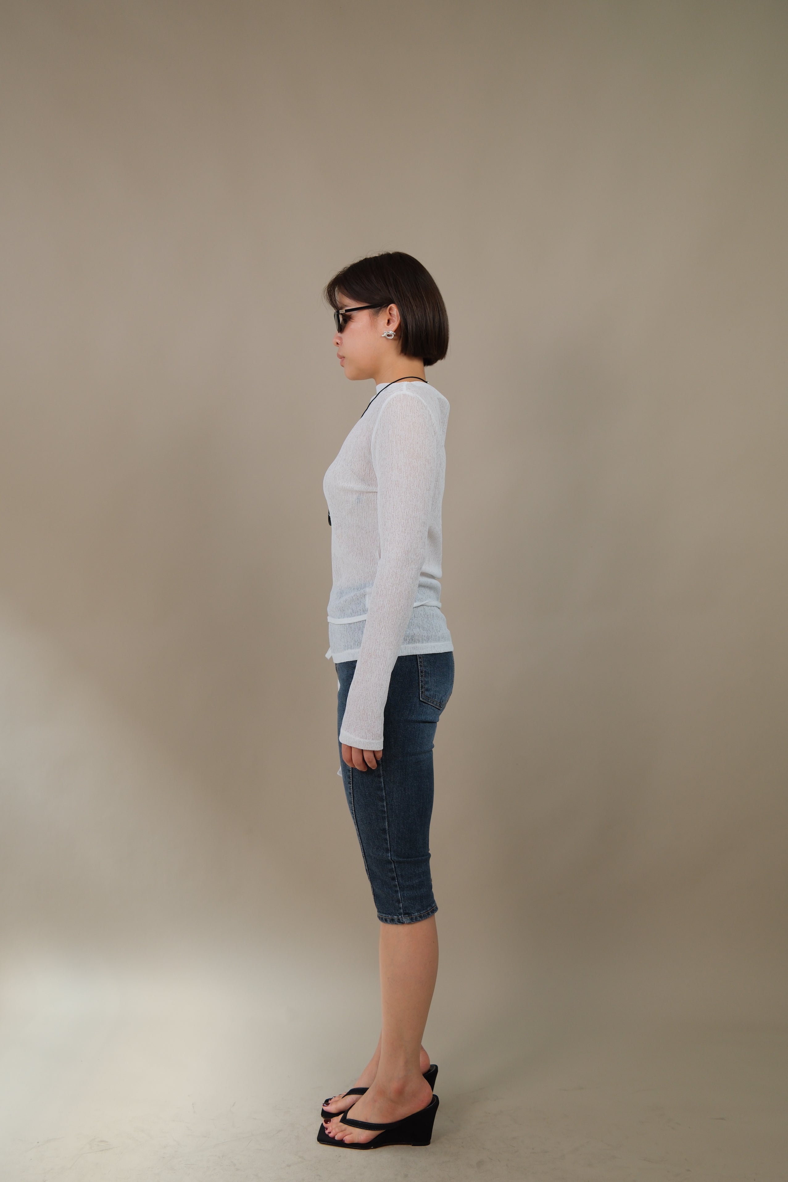 High-waist denim capri pants