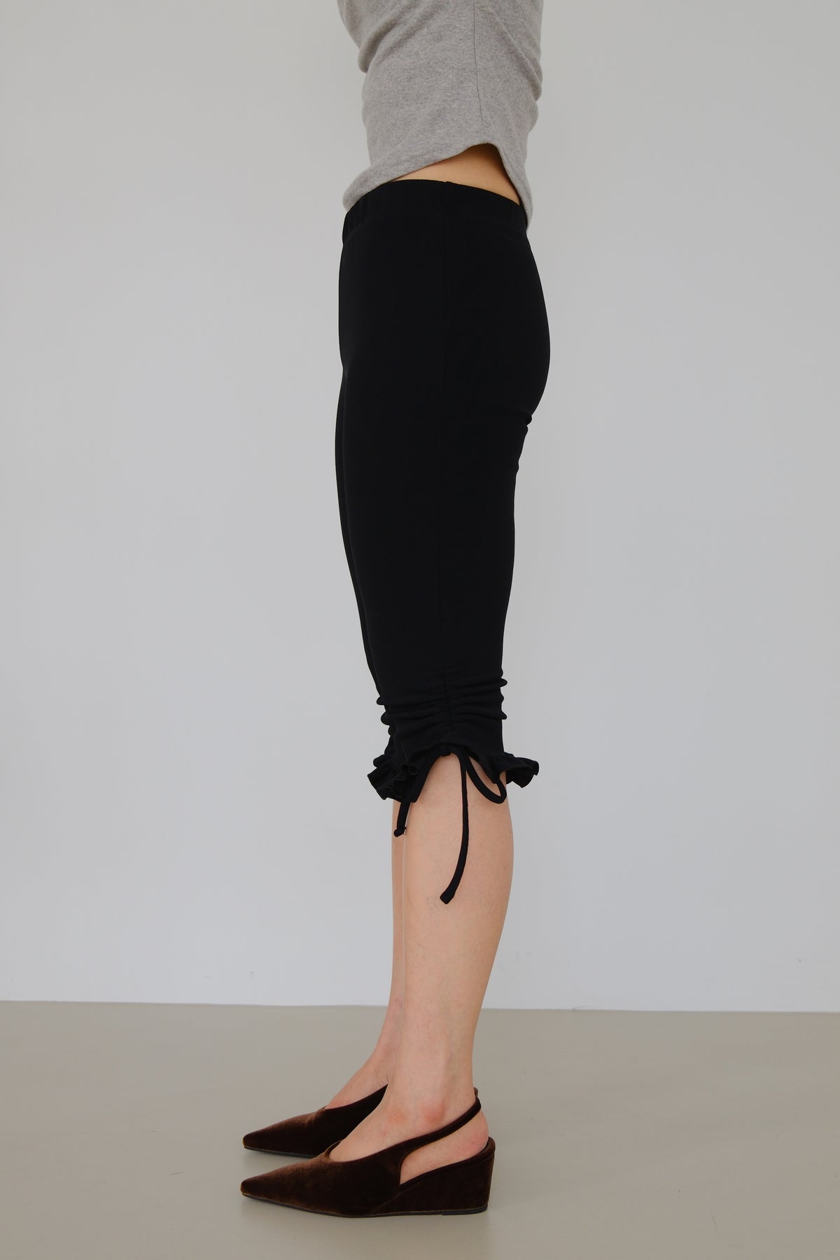 Lottie Ruched Ruffle Capri Pants