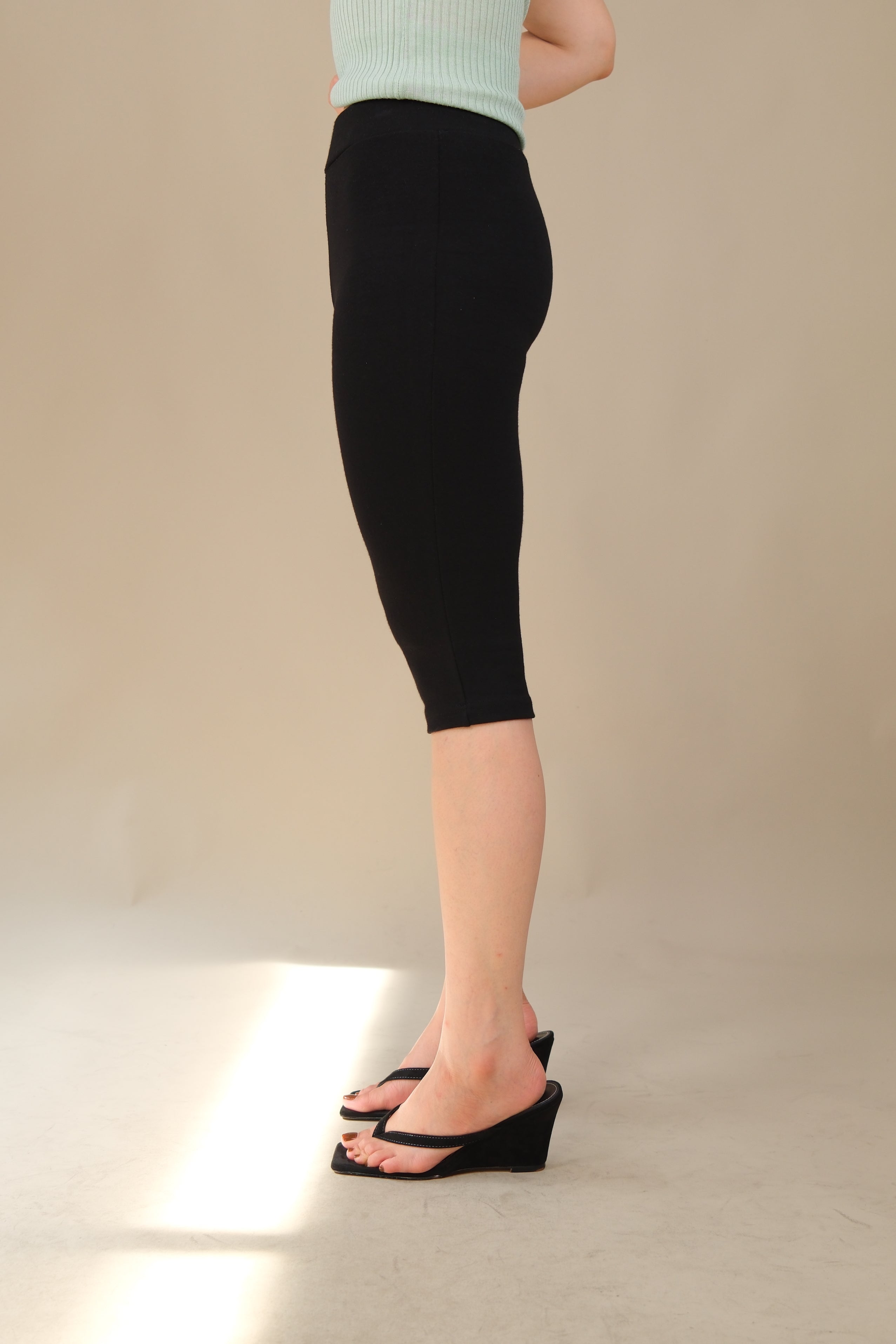 Eyelet capri pants
