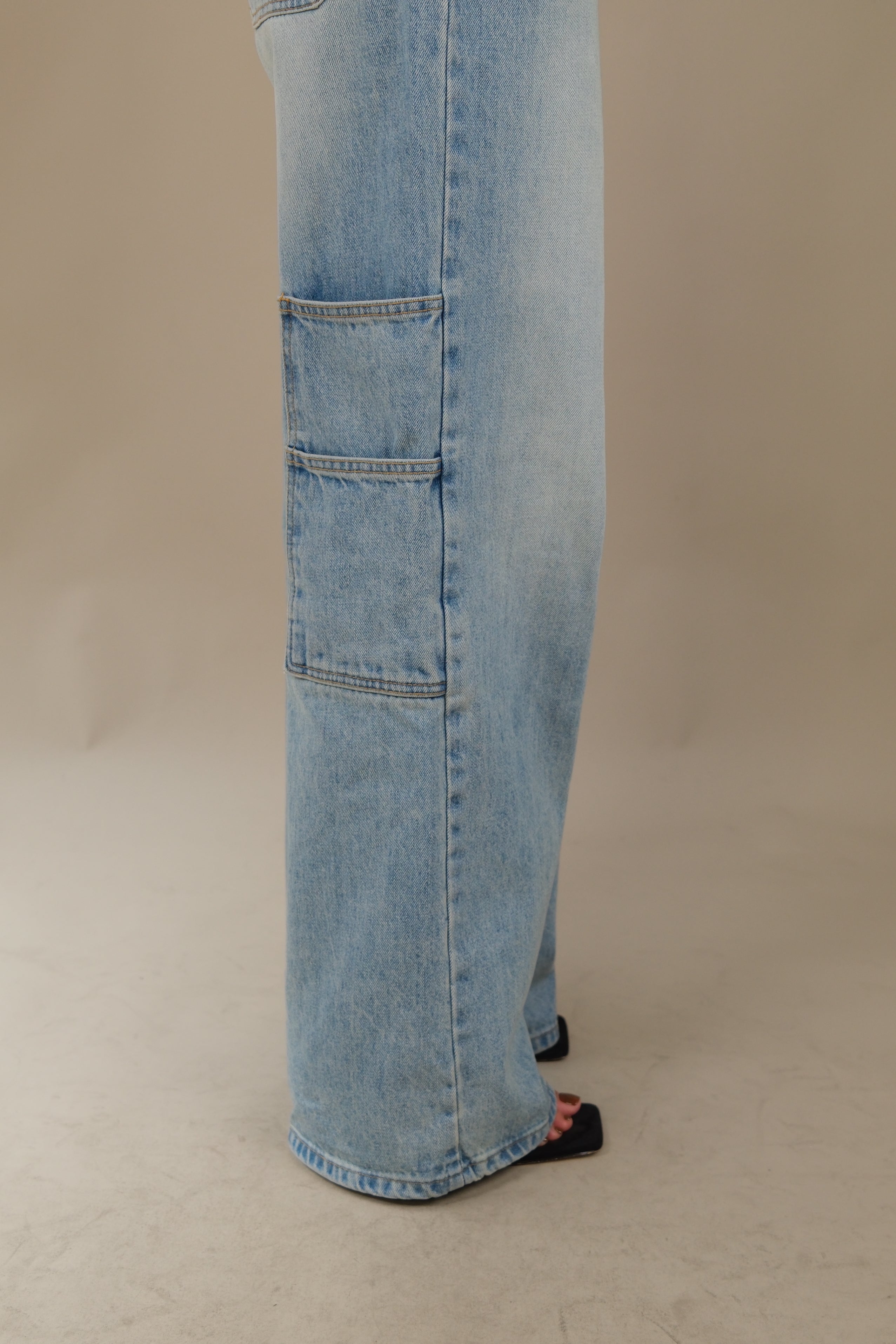 Utility pocket jeans