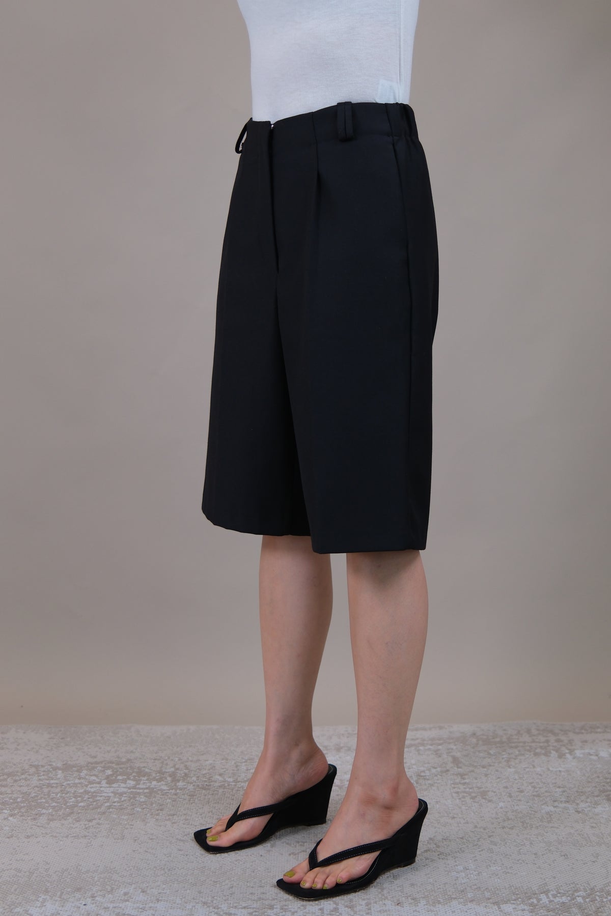 Elin Slim Tailored Shorts