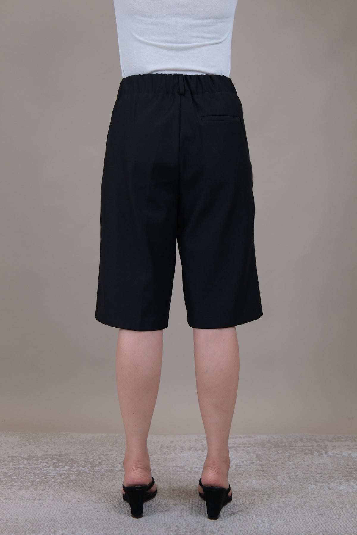 Elin Slim Tailored Shorts