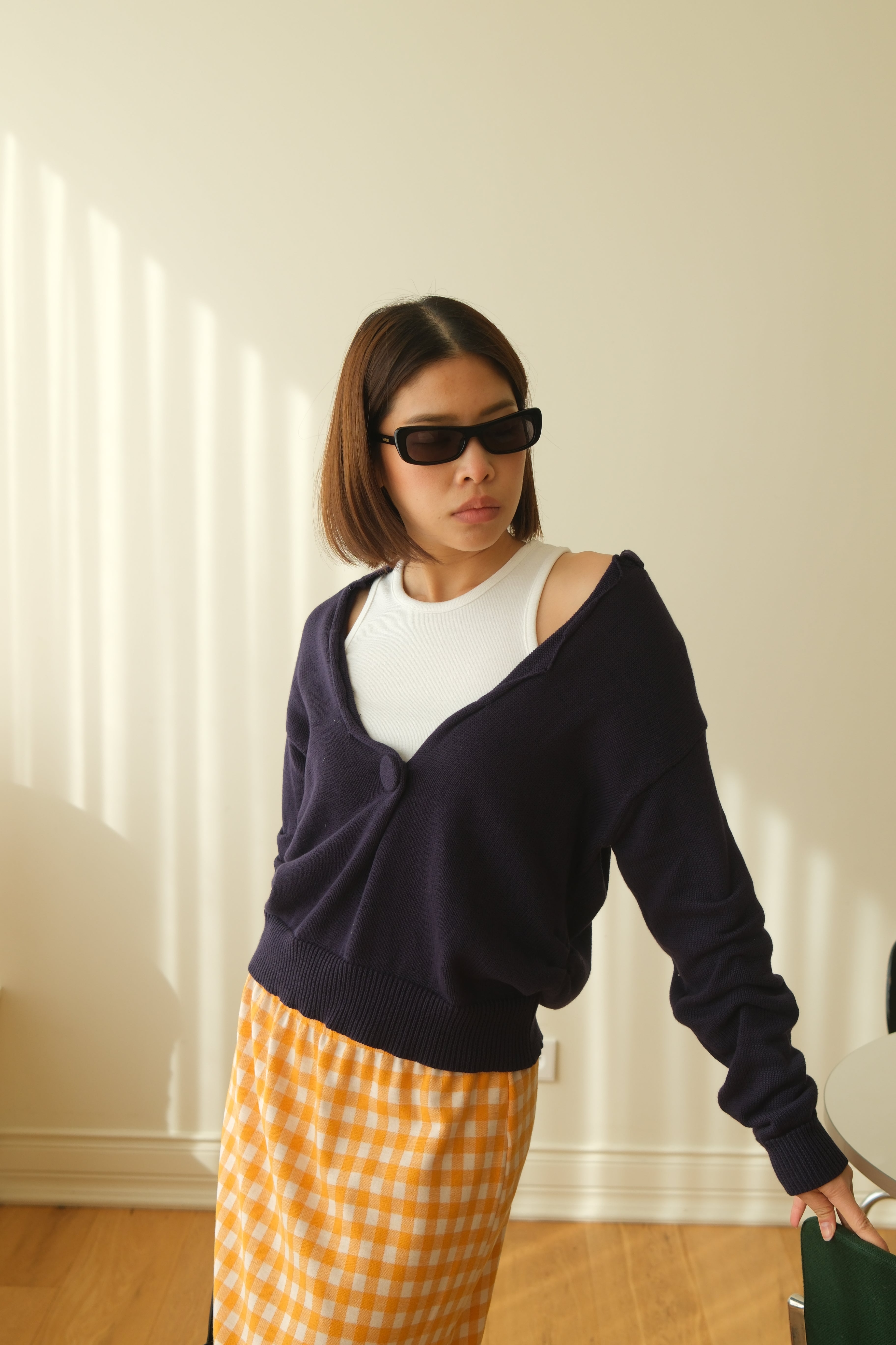 Deep v neck bold button knit sweatshirt