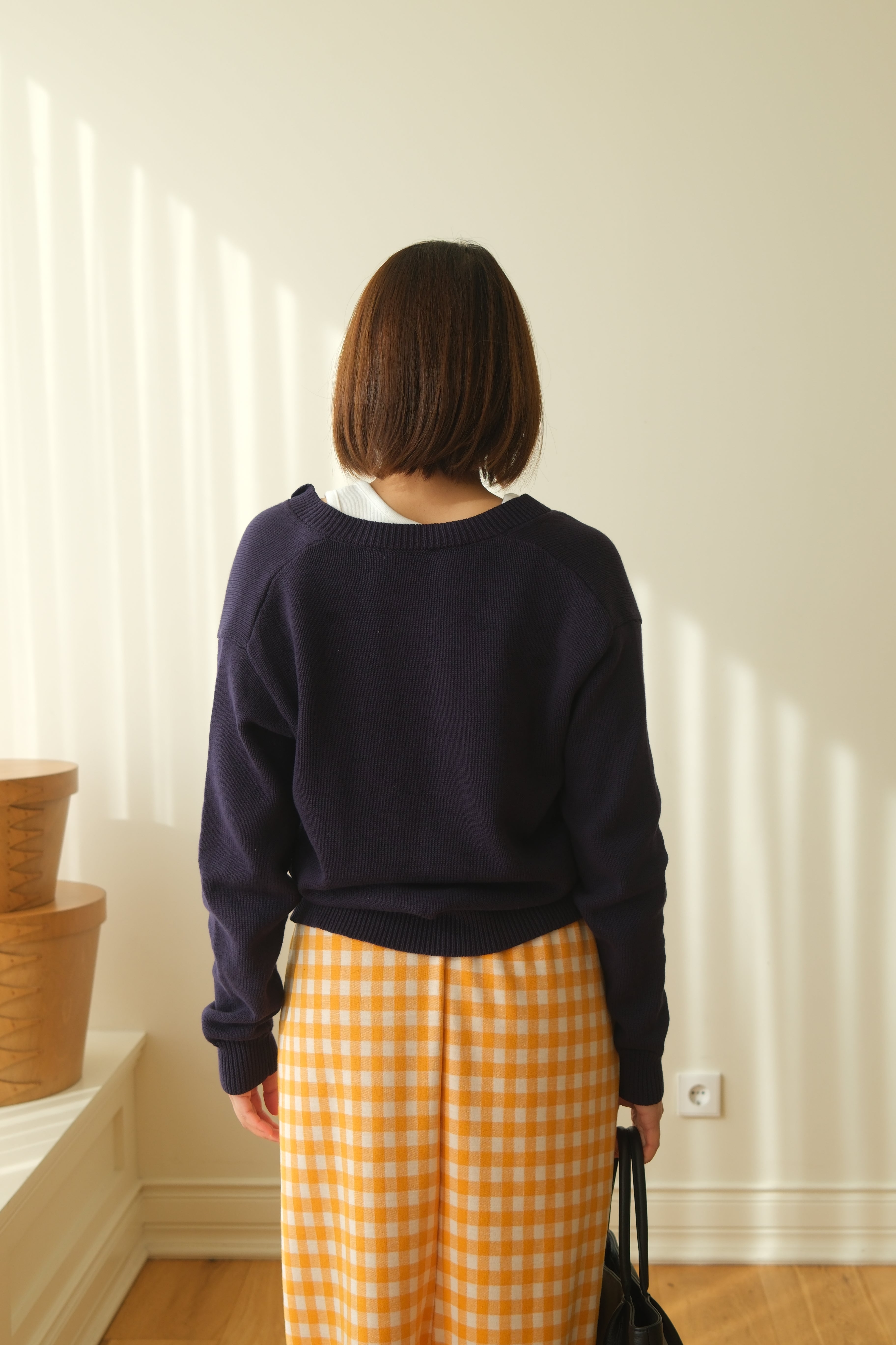 Deep v neck bold button knit sweatshirt