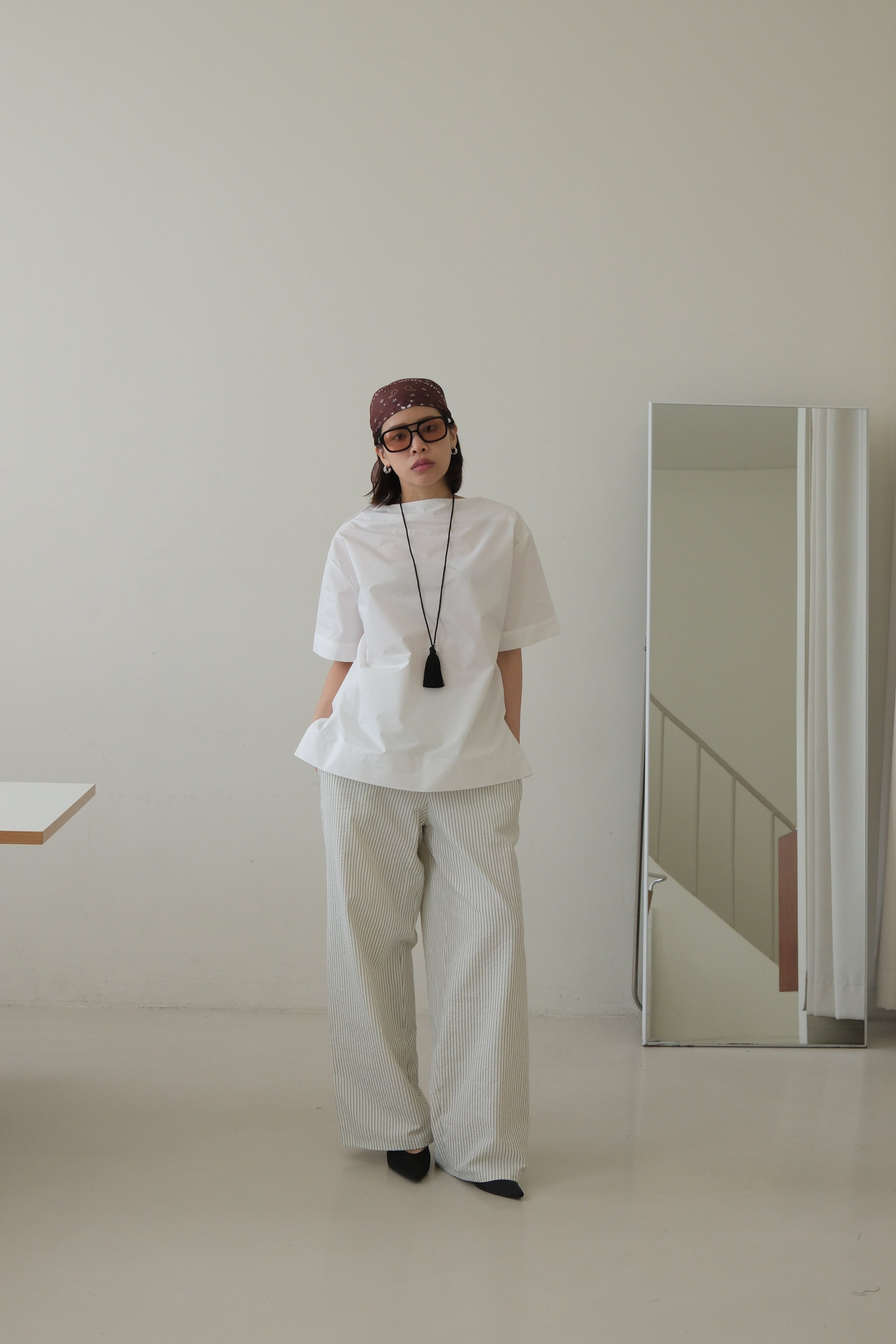 boat neck short-sleeve blouse
