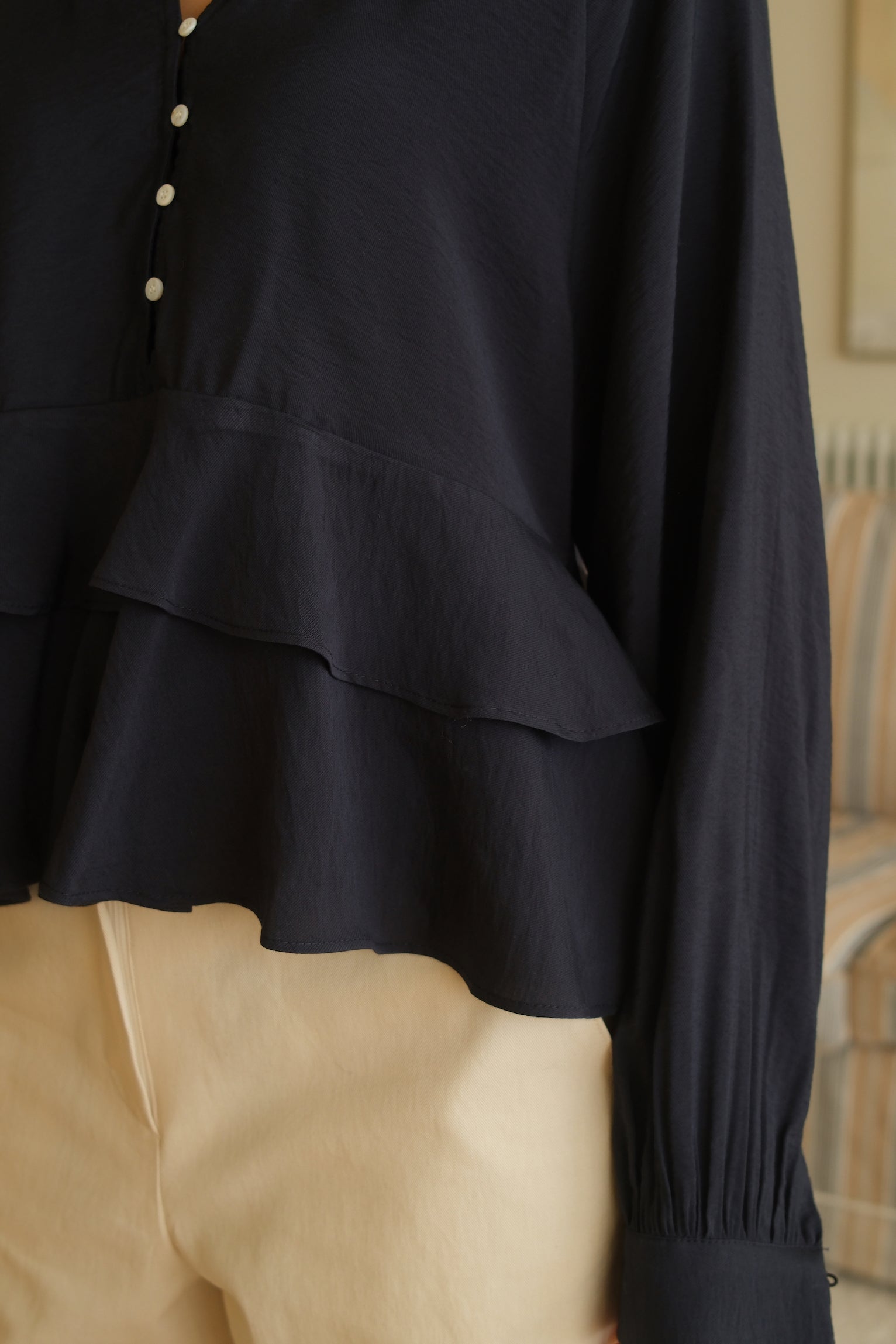 frill hem crop blouse