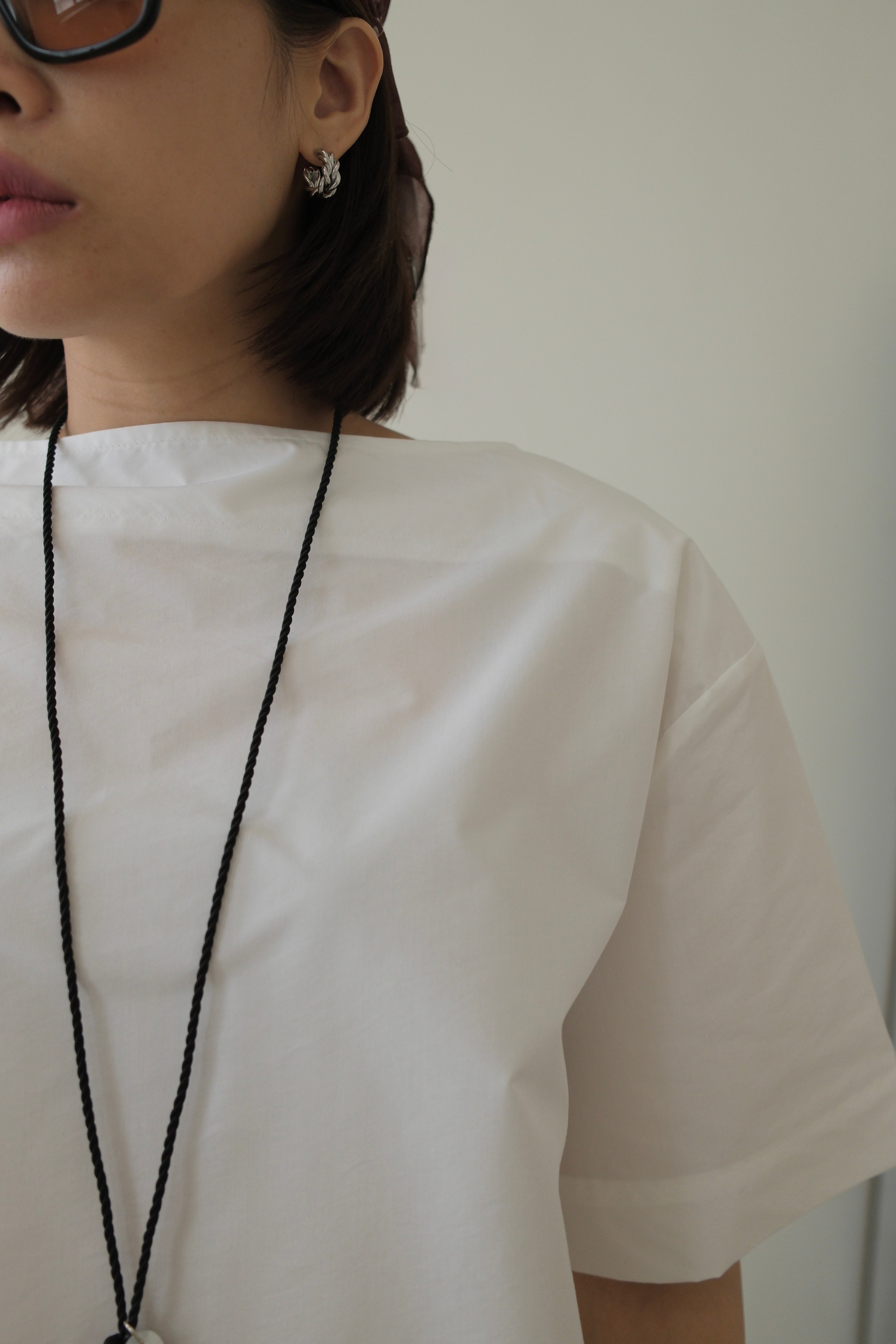 boat neck short-sleeve blouse
