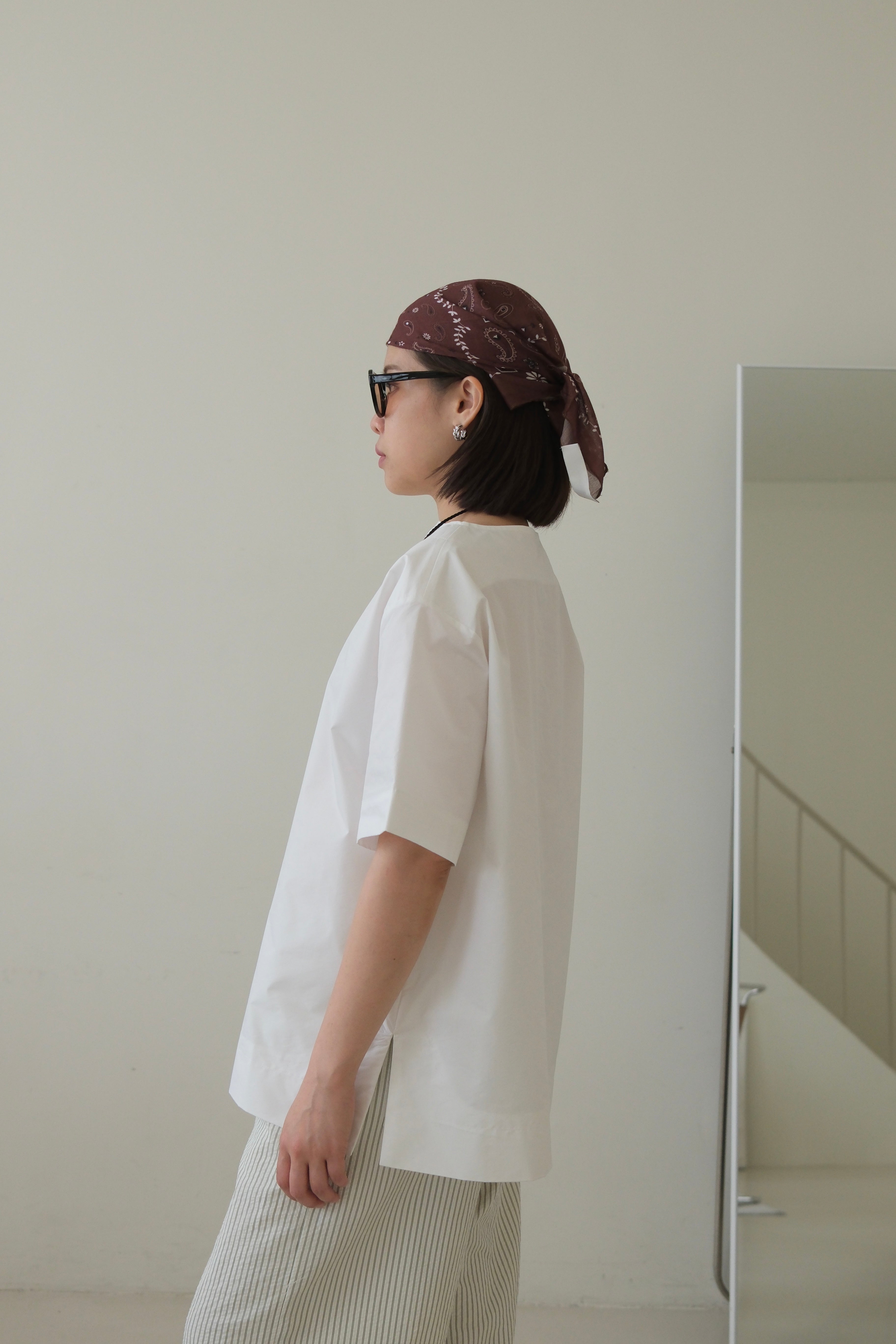boat neck short-sleeve blouse