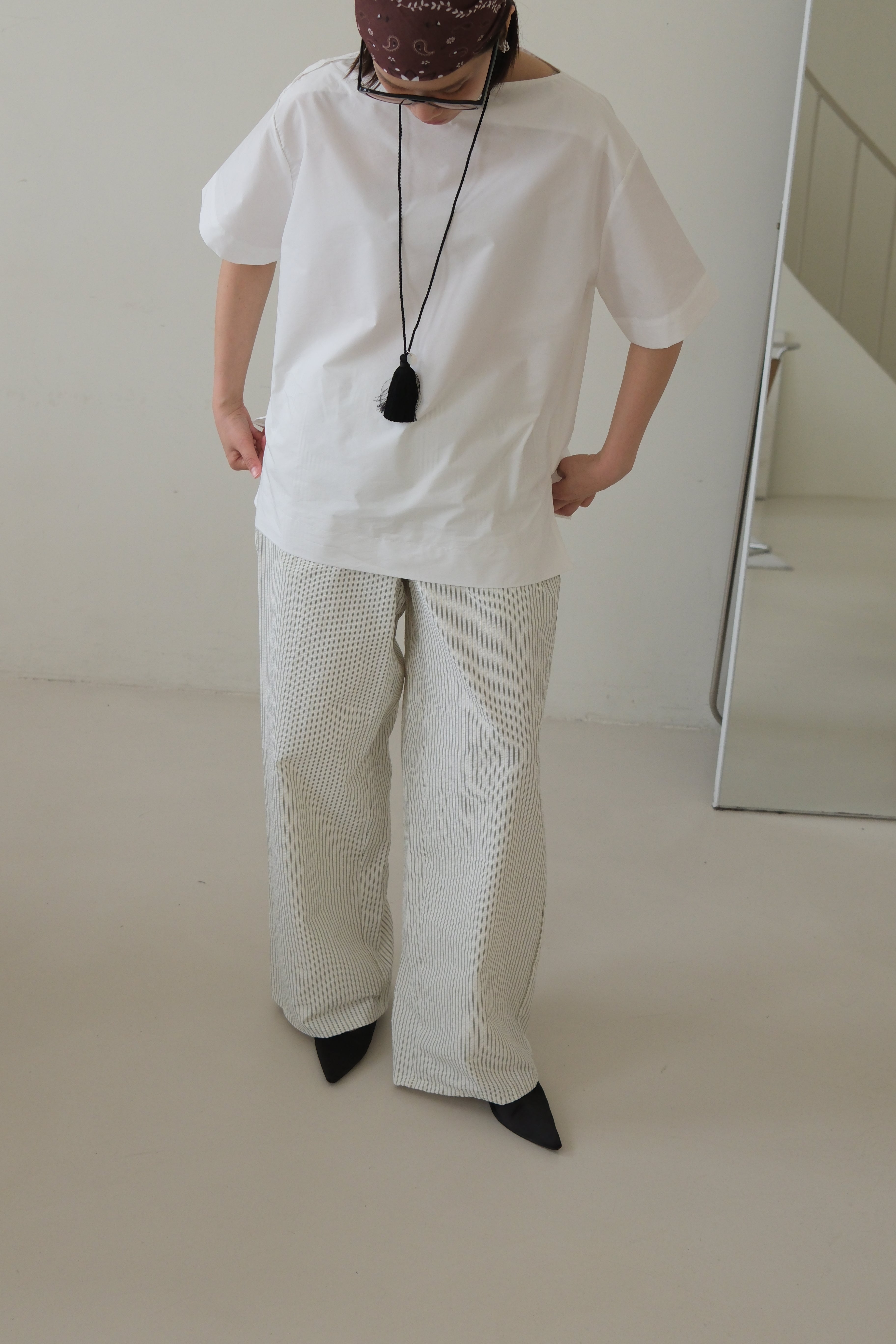 boat neck short-sleeve blouse