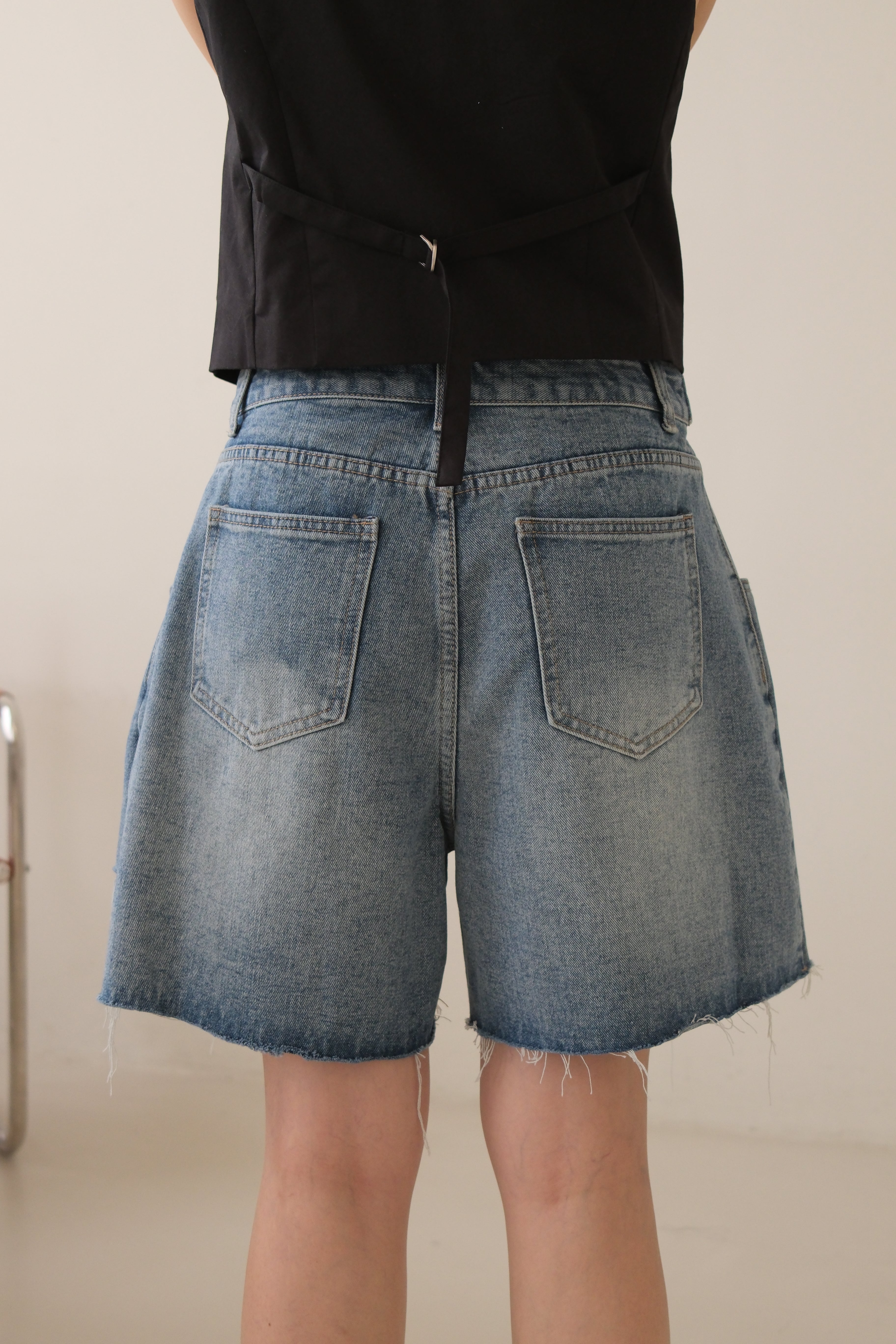 adjustable waisted denim shorts