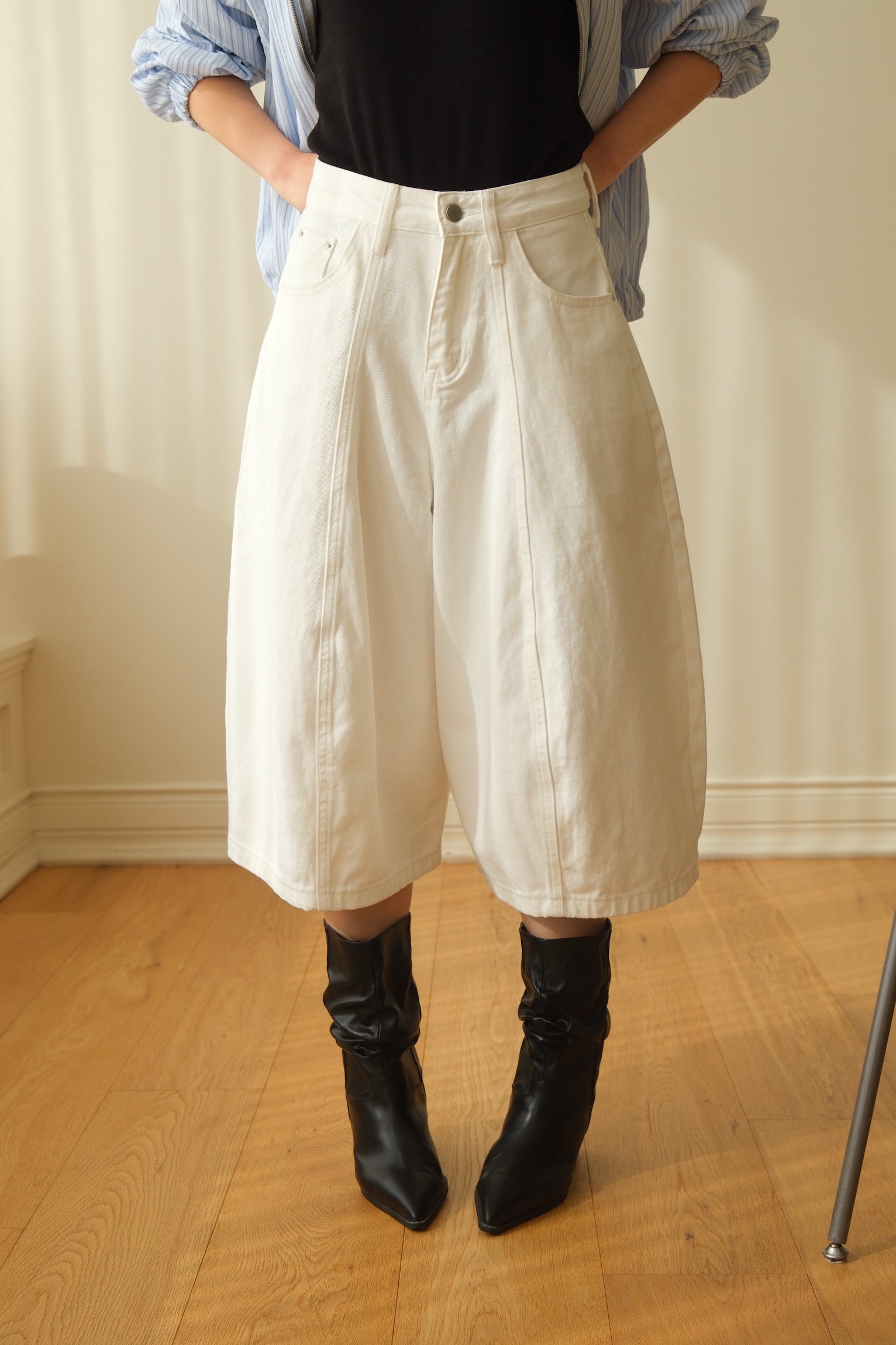 Roar high-rise barrel shorts