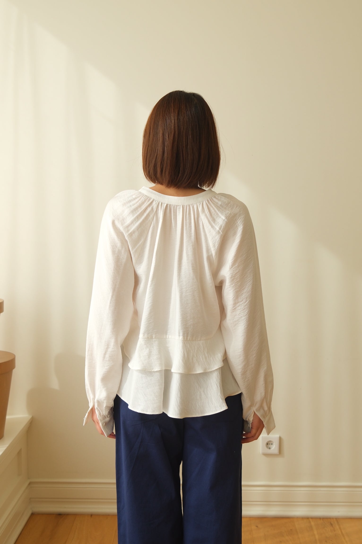 frill hem crop blouse