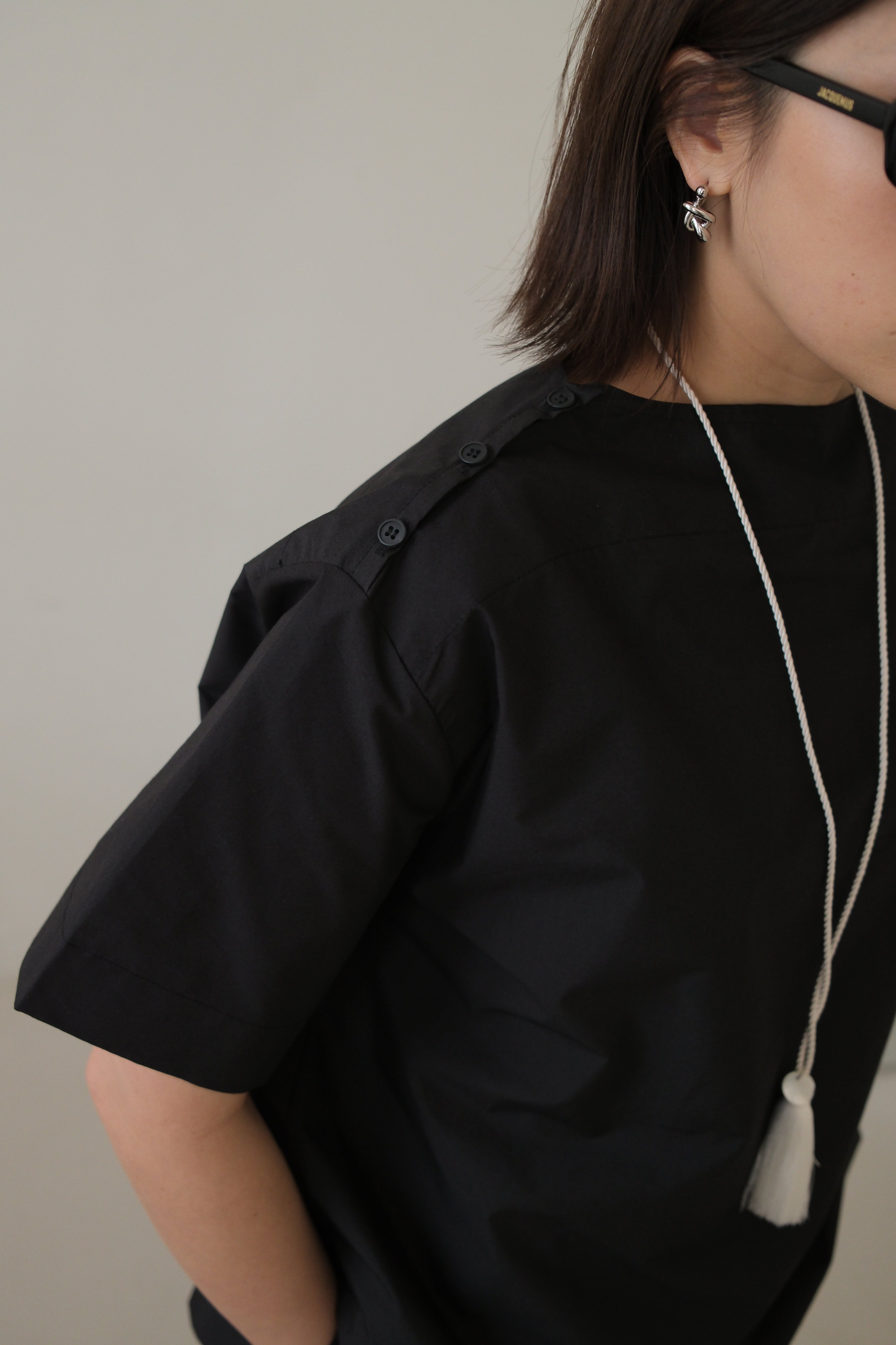 boat neck short-sleeve blouse