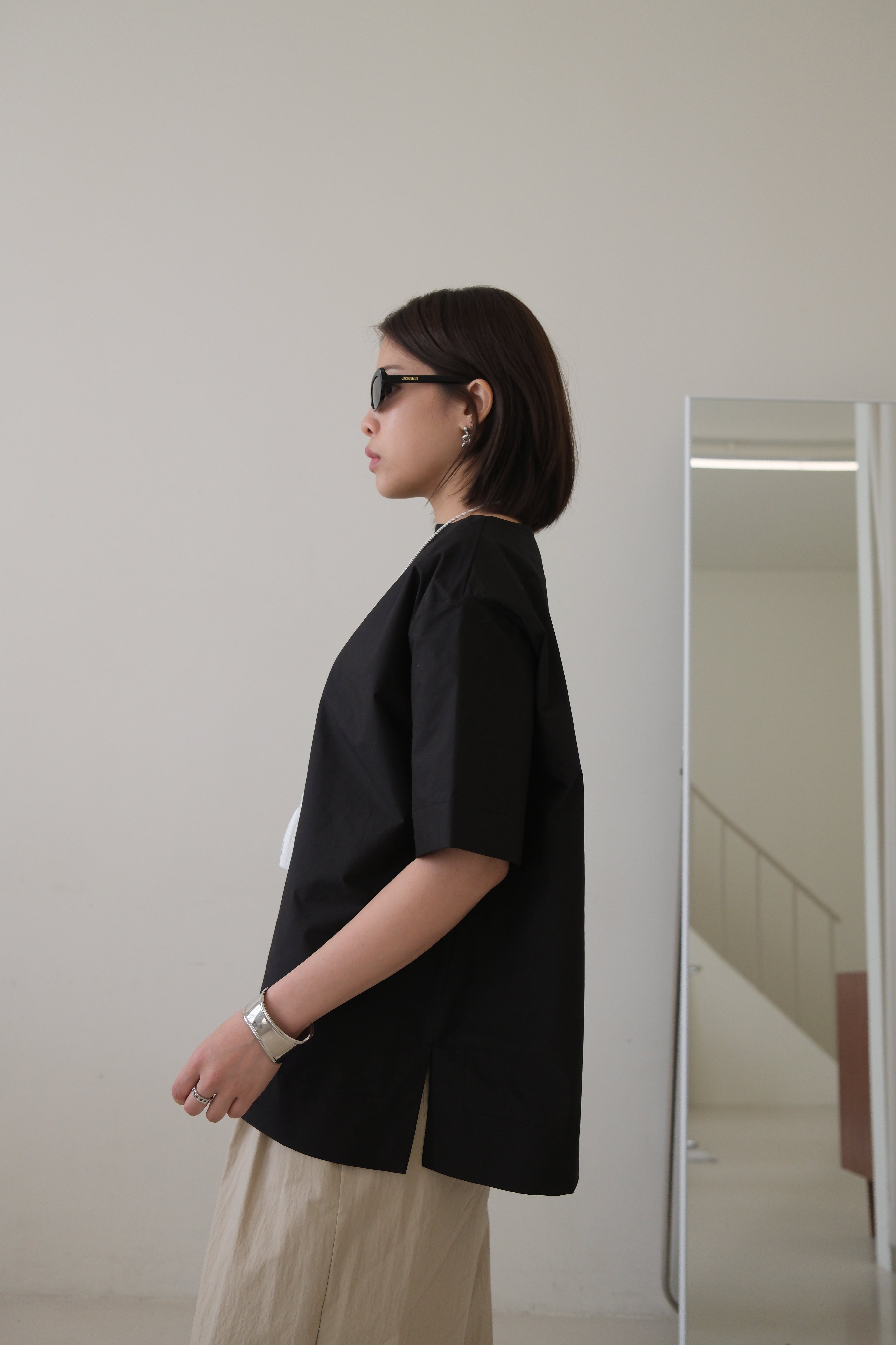 boat neck short-sleeve blouse
