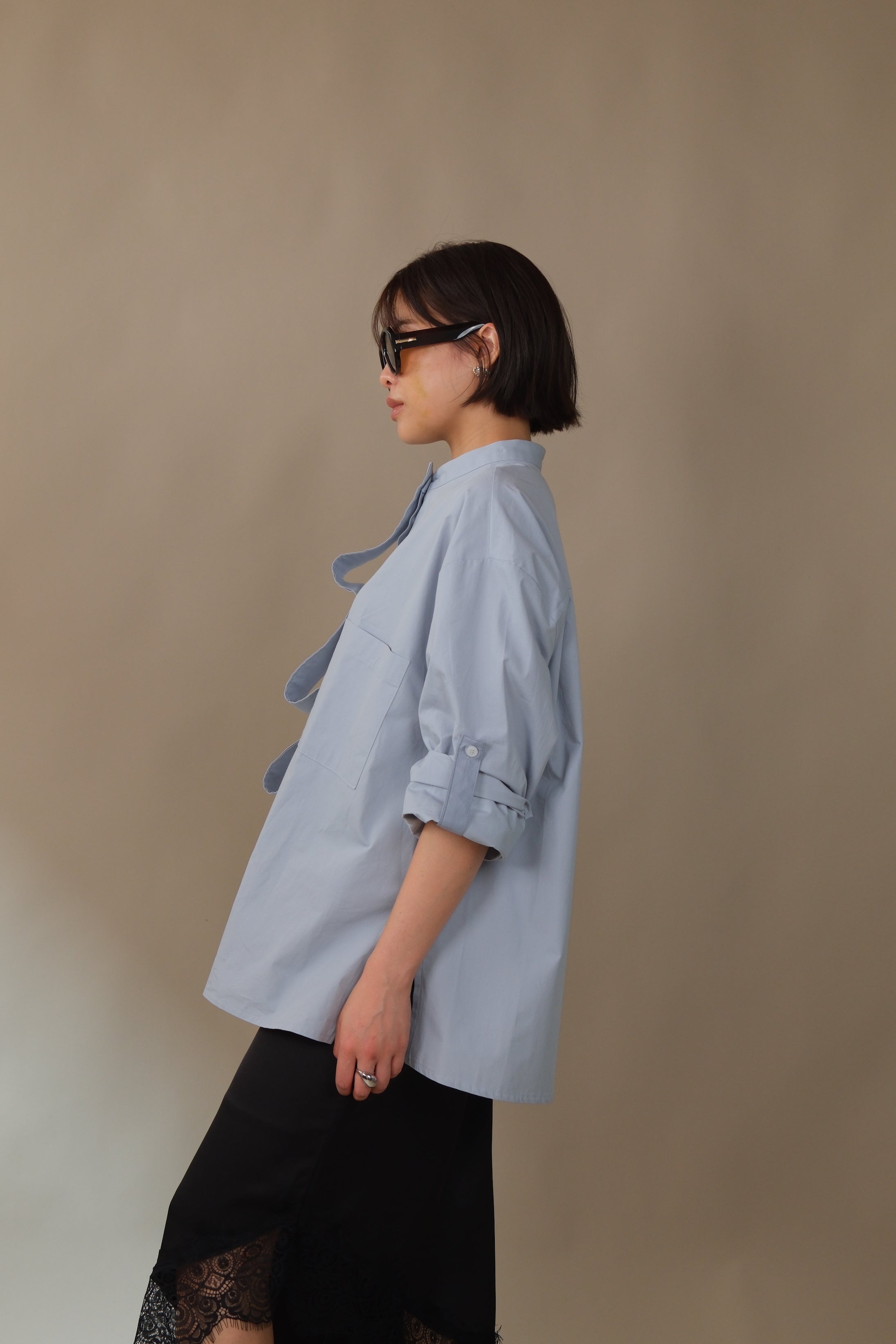 Kalm removable collar and tape shirt
