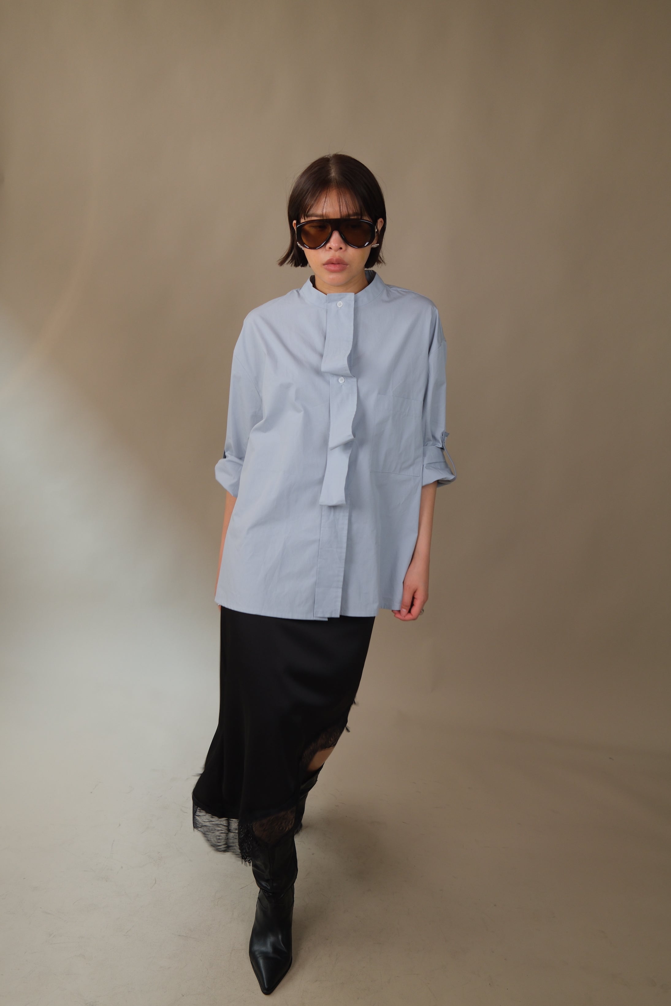 Kalm removable collar and tape shirt