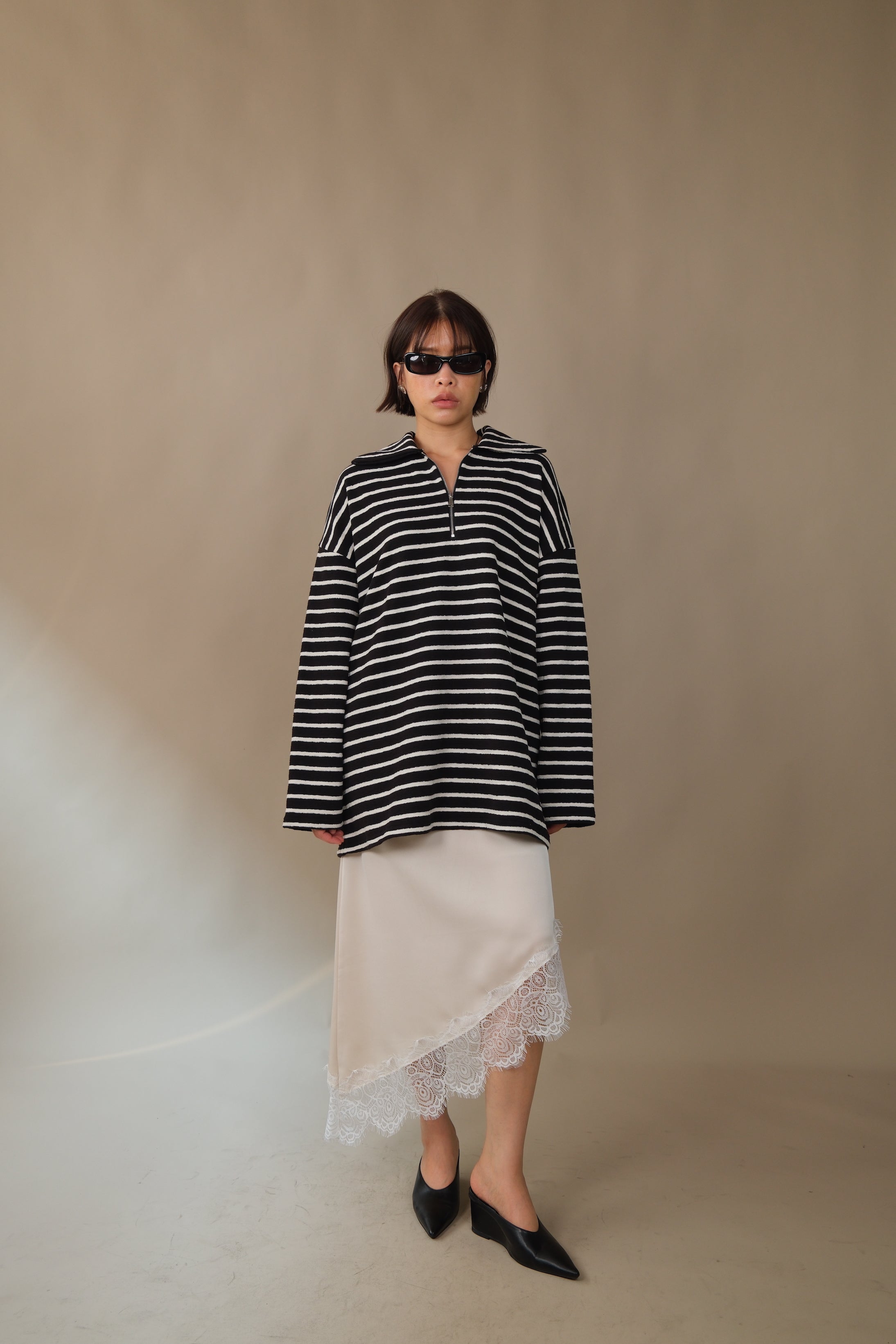Klaire lace hem unbalance silky skirt