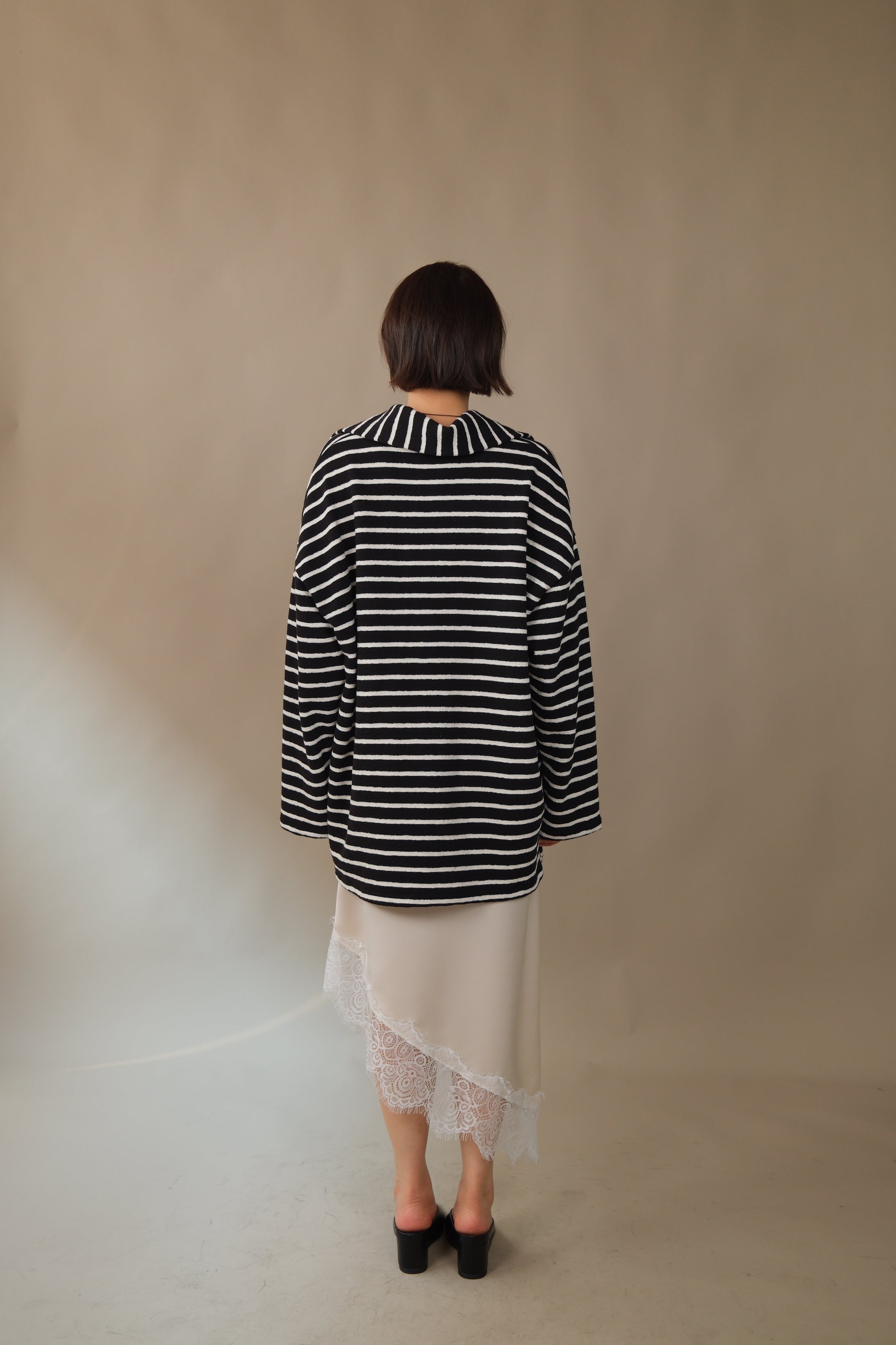 Klaire lace hem unbalance silky skirt