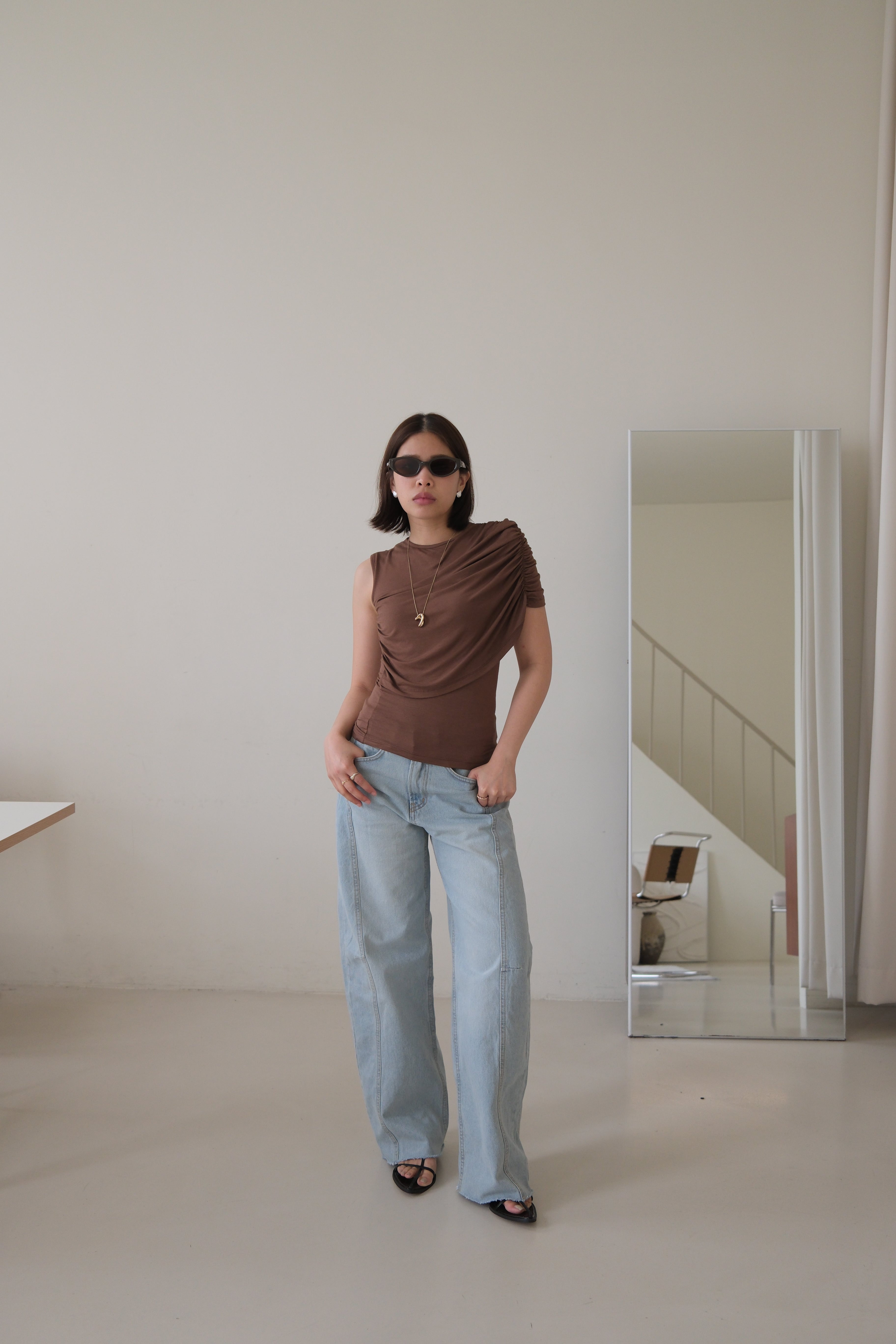 Aiden curved silhouette jeans