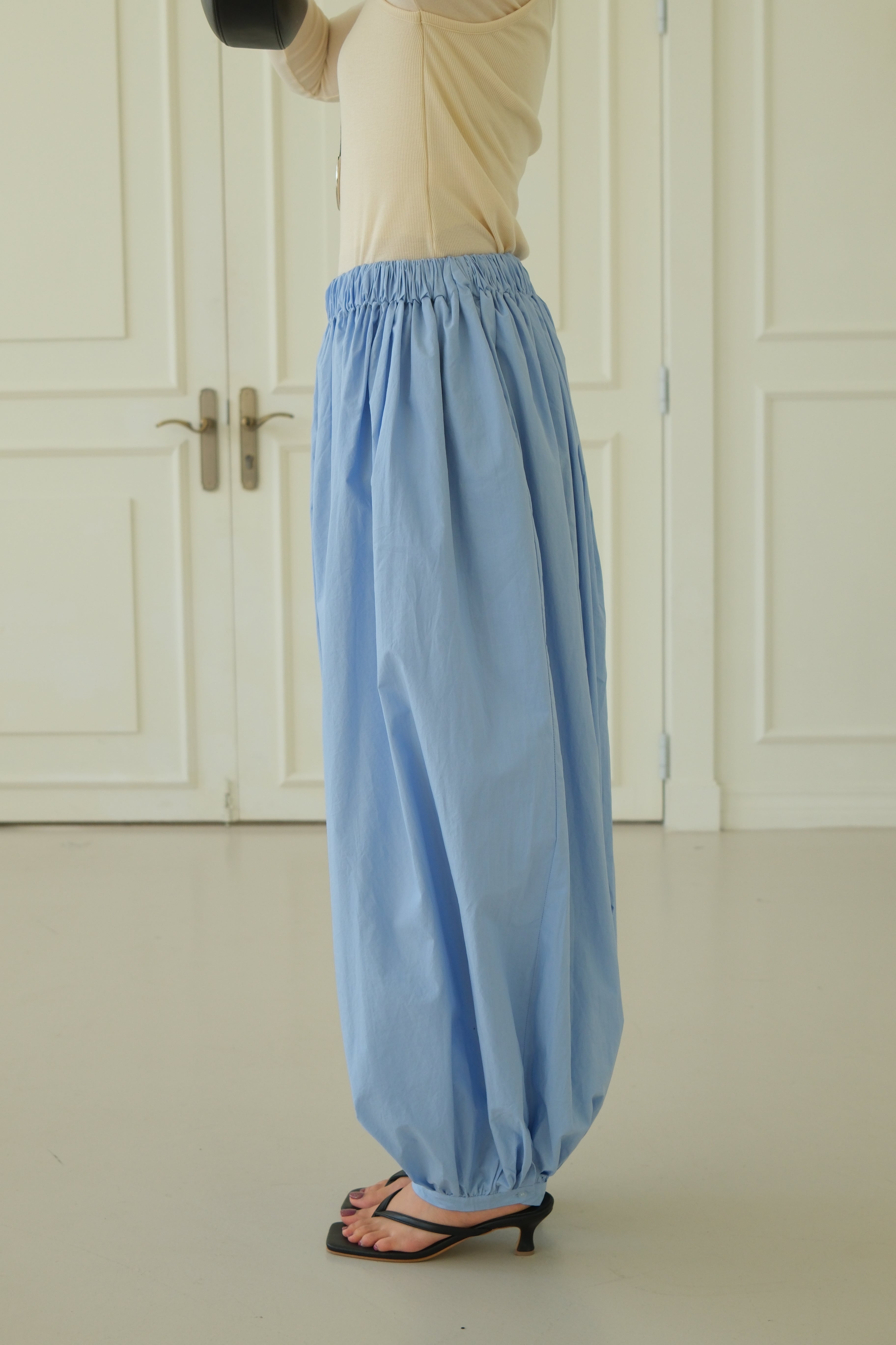 elasticated waist balloon parachute pants