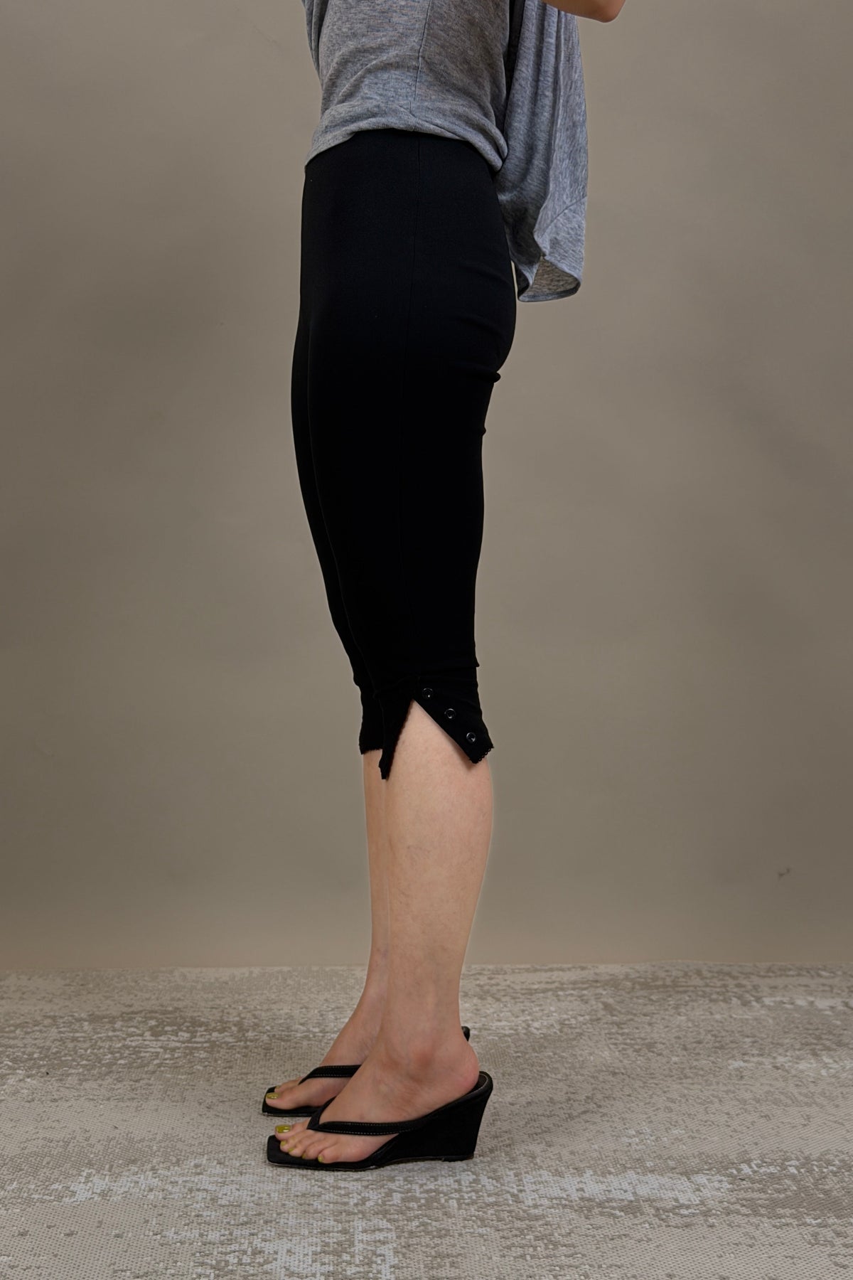Lennie Button Hem Capri Leggings