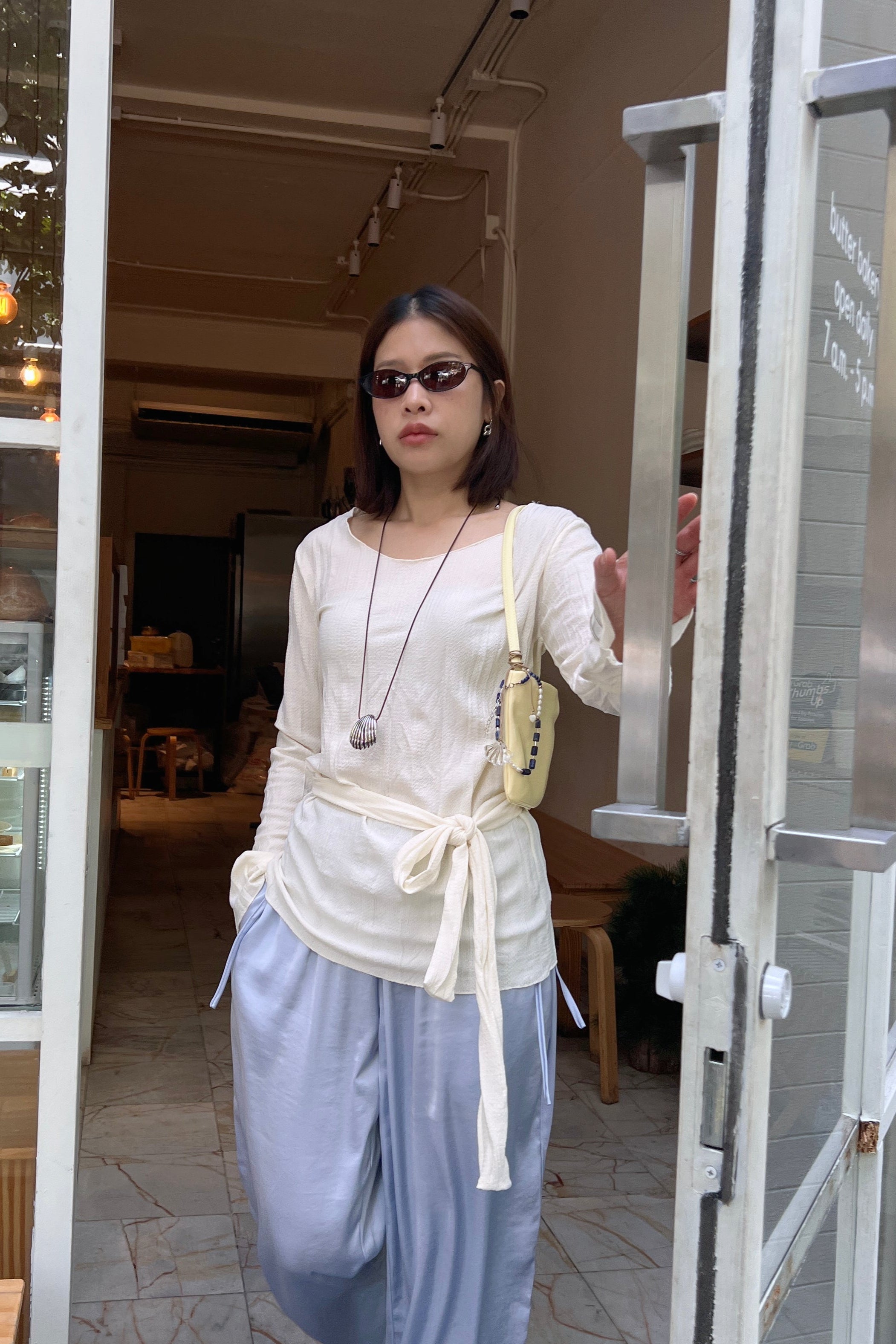 Yuna wrinkled longsleeve blouse with tie