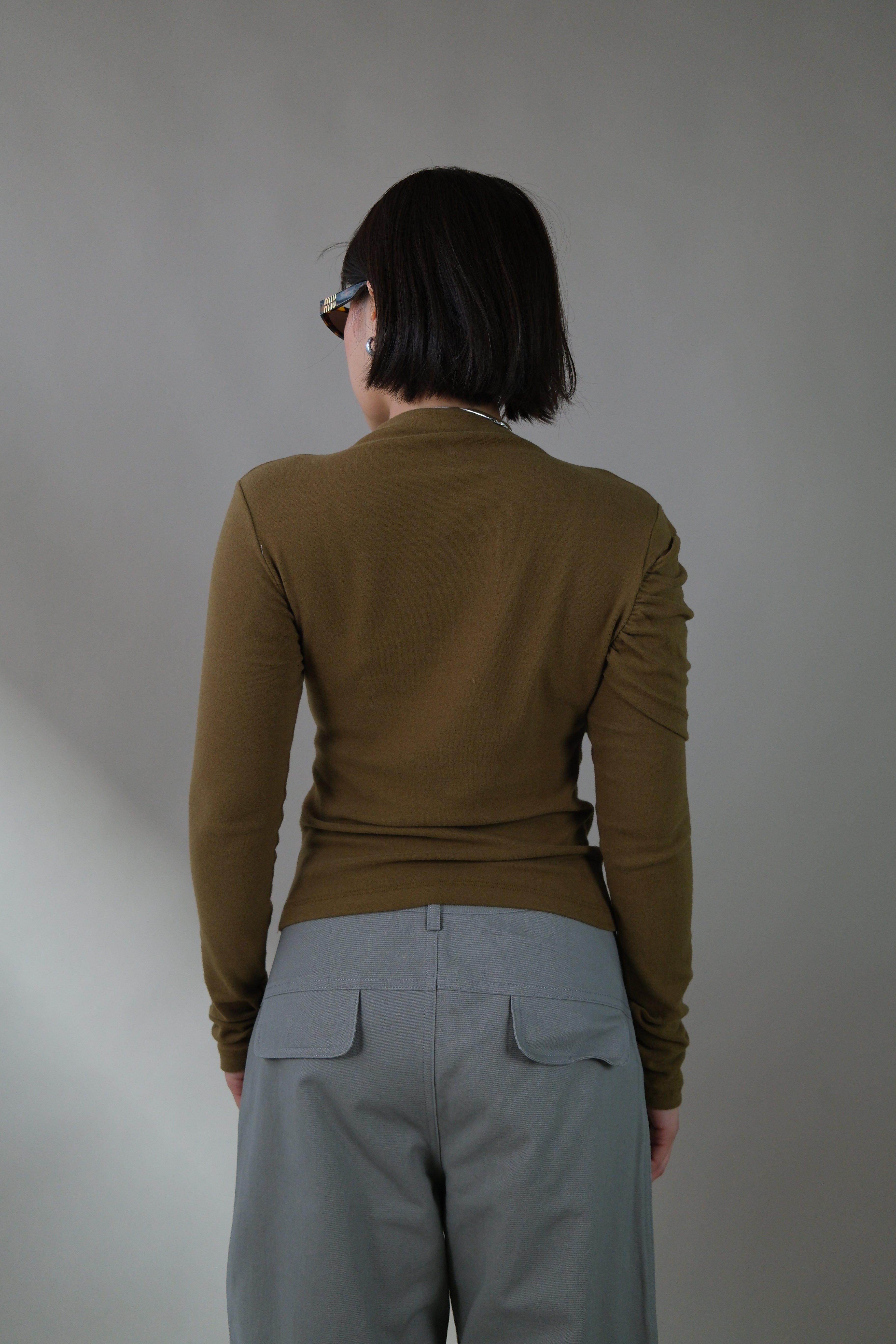 Lilied asymmetry cape sleeve slim tee