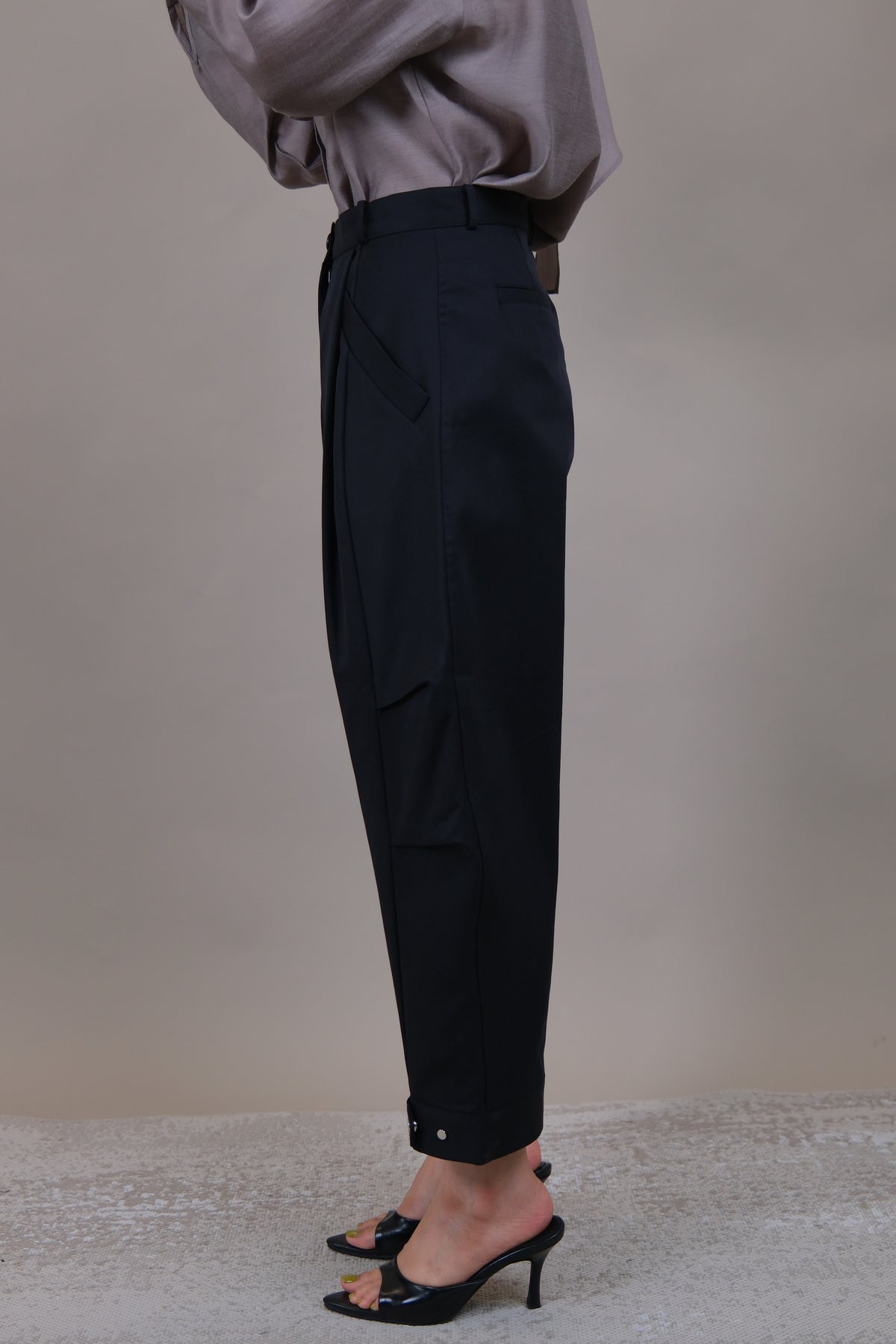 Kori Curved Crop Trousers
