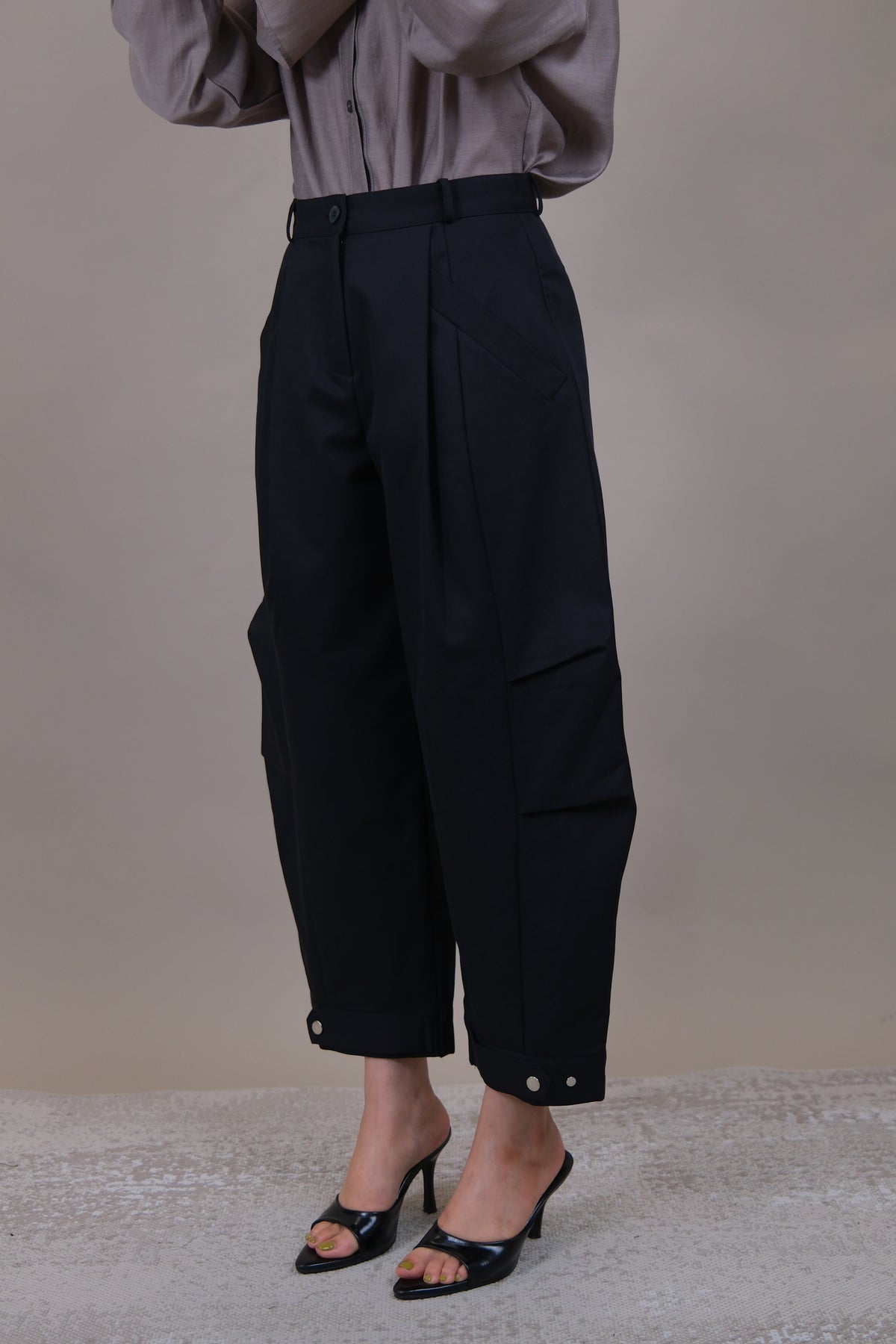 Kori Curved Crop Trousers