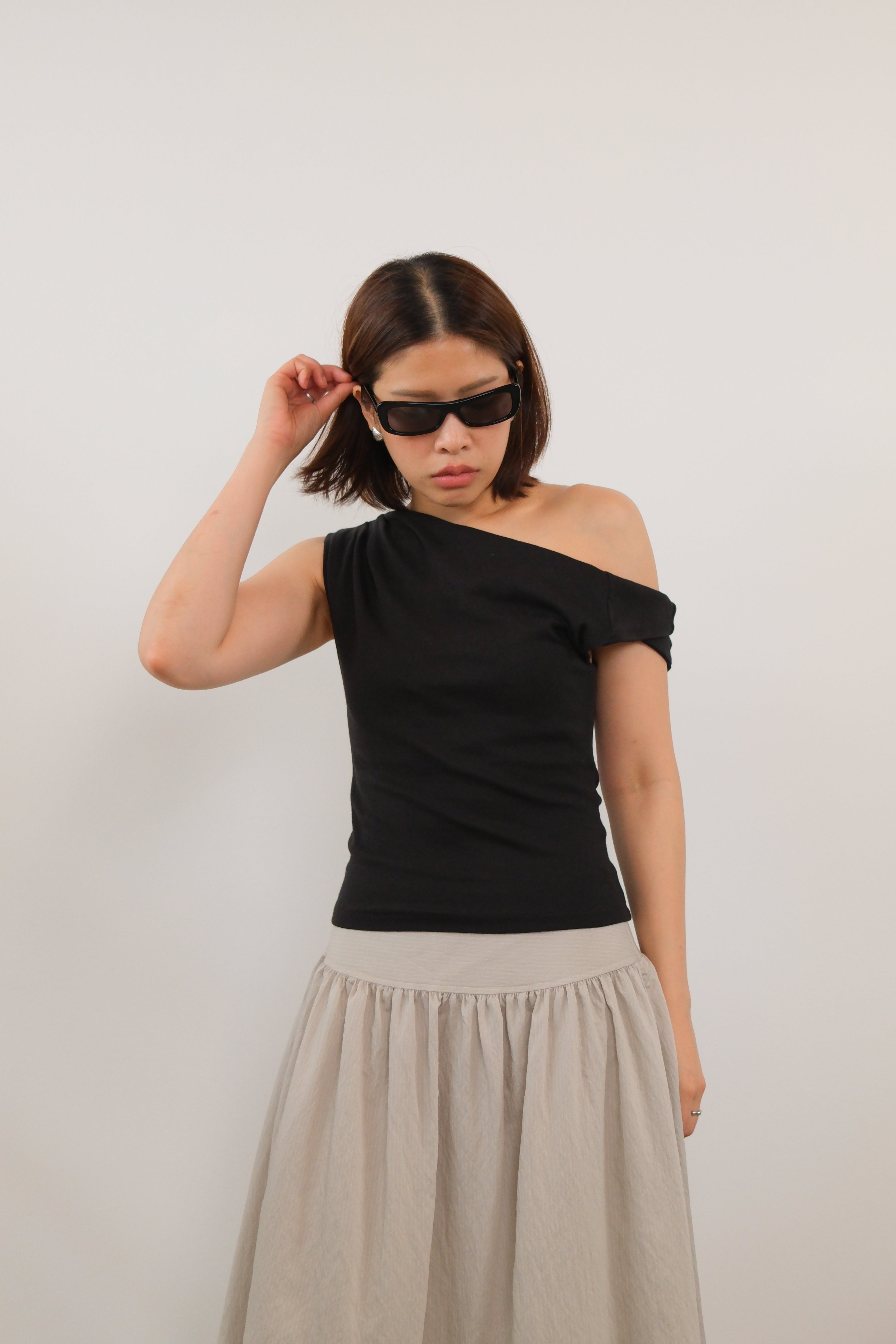 asymmetry twist sleeve soft tee
