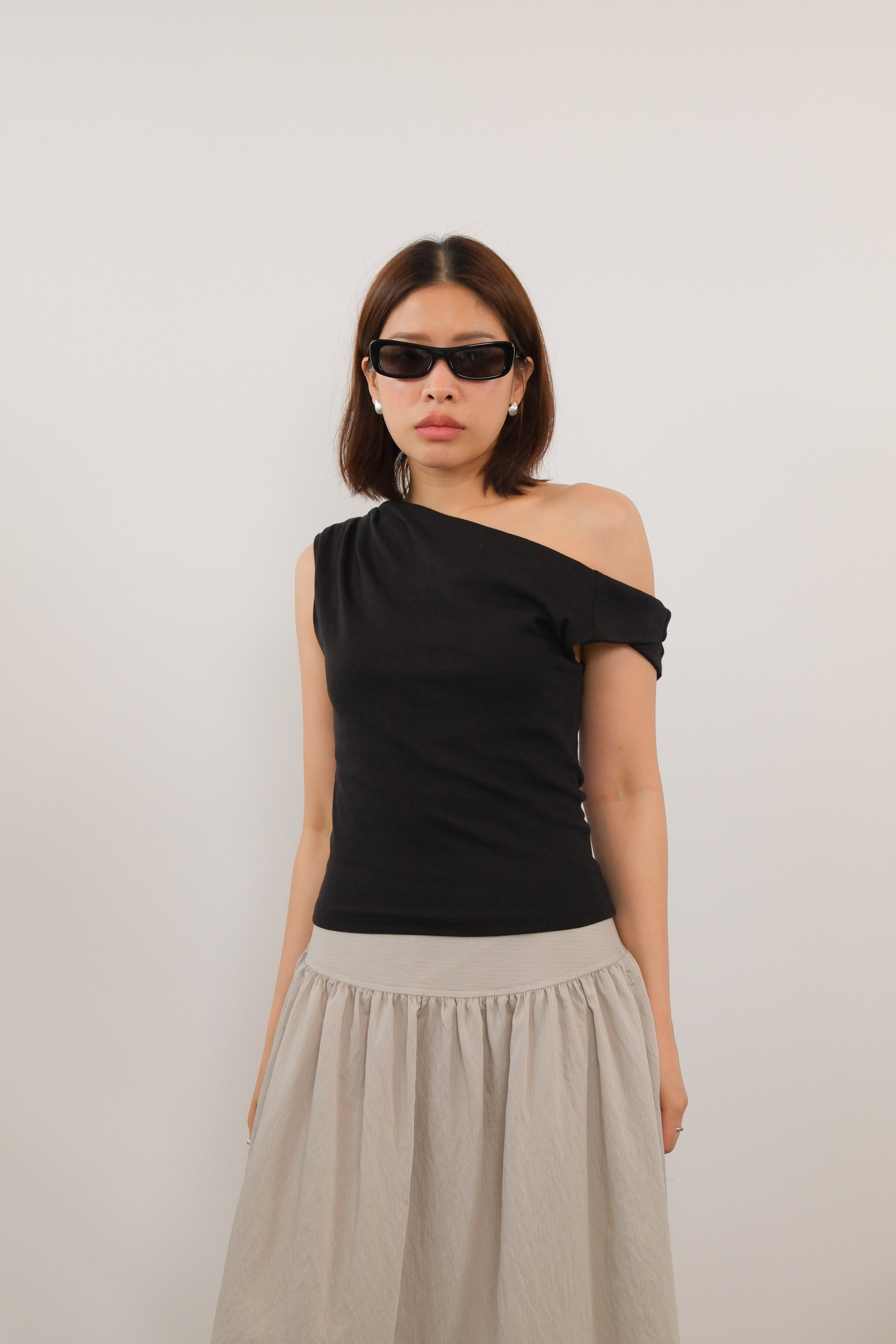 asymmetry twist sleeve soft tee