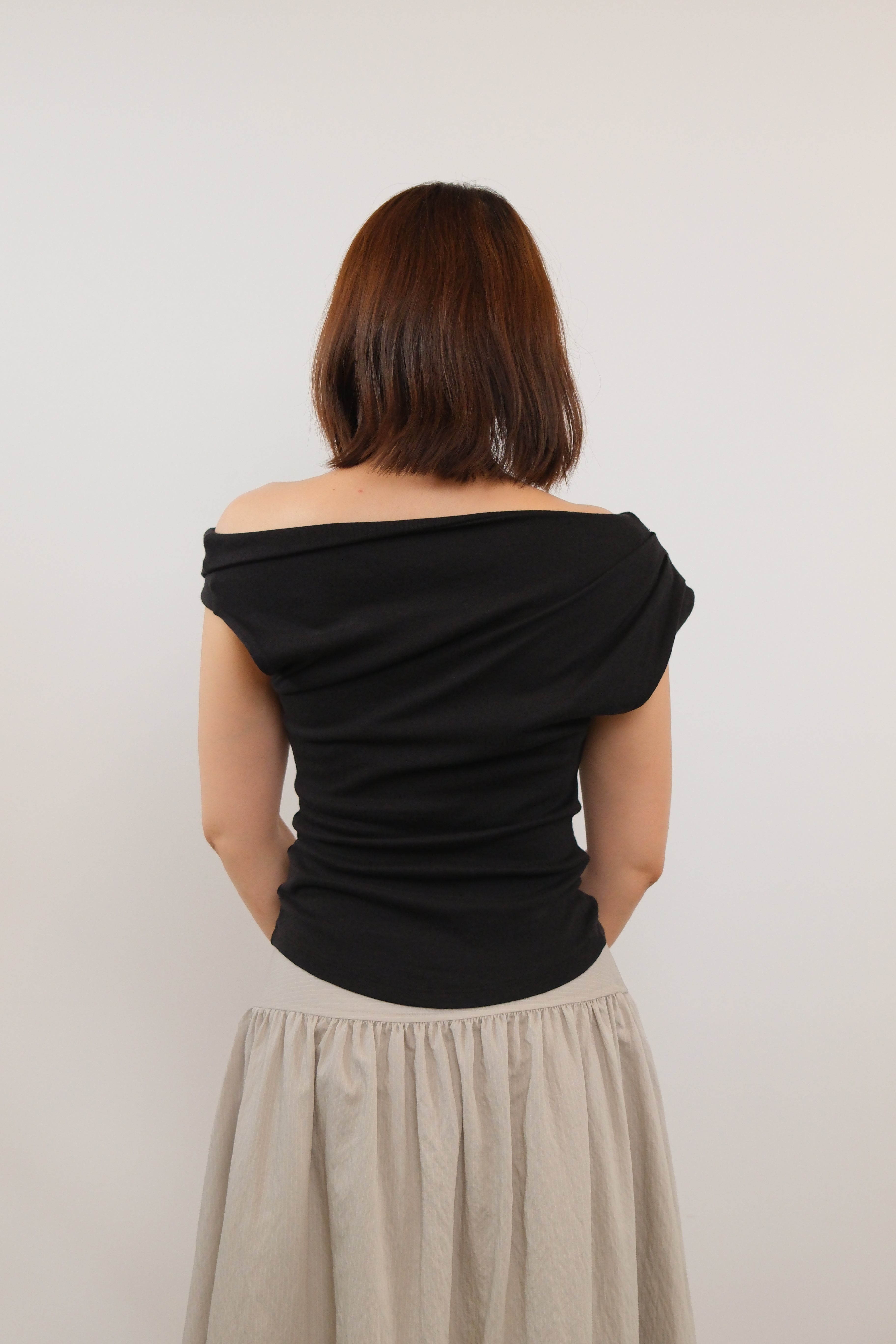 asymmetry twist sleeve soft tee