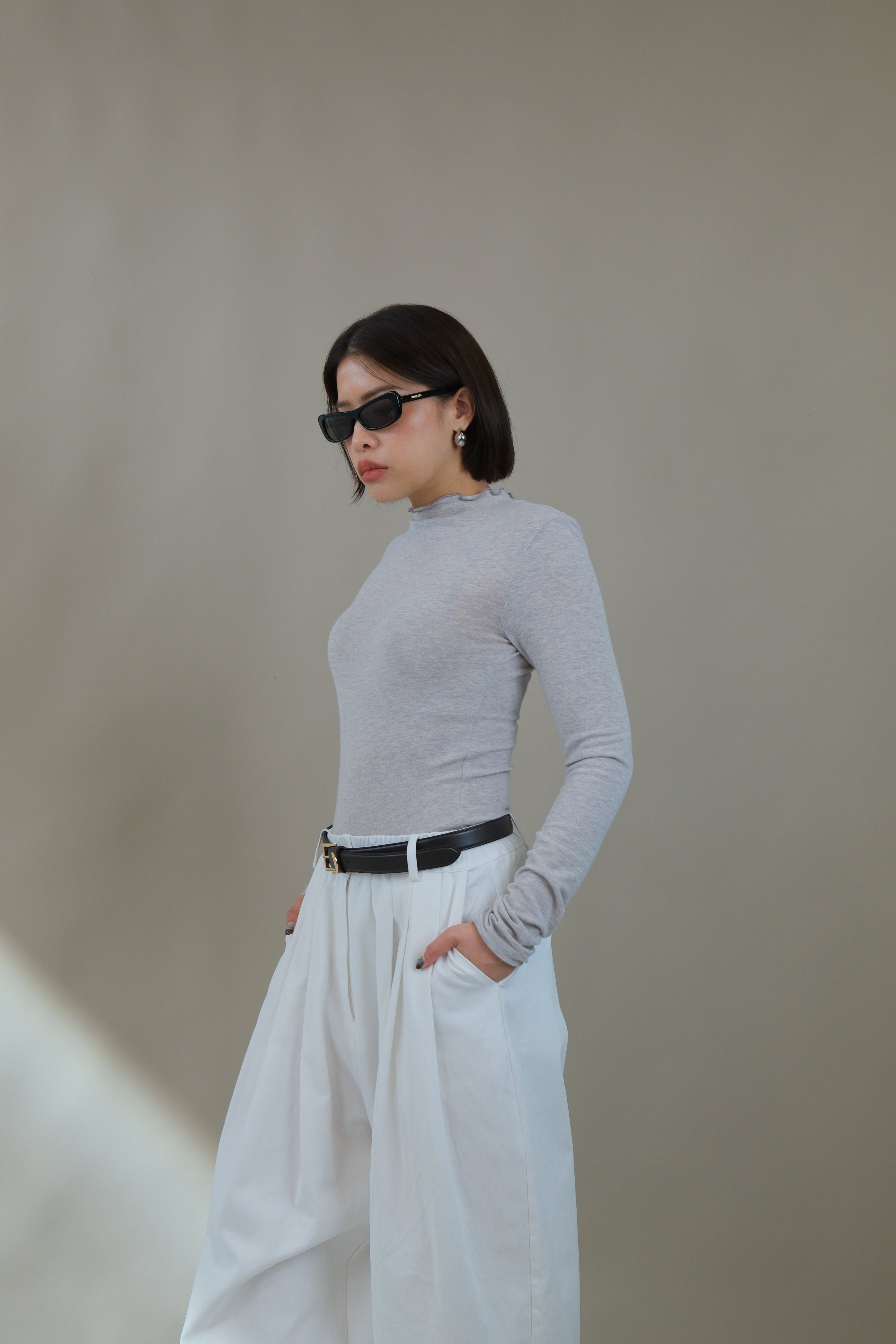 mock neck frill edge long-sleeve tee