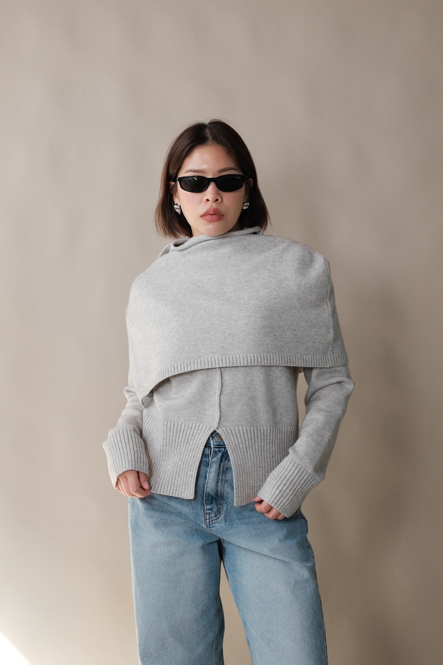 Kolin knit sweater (detachable cape)