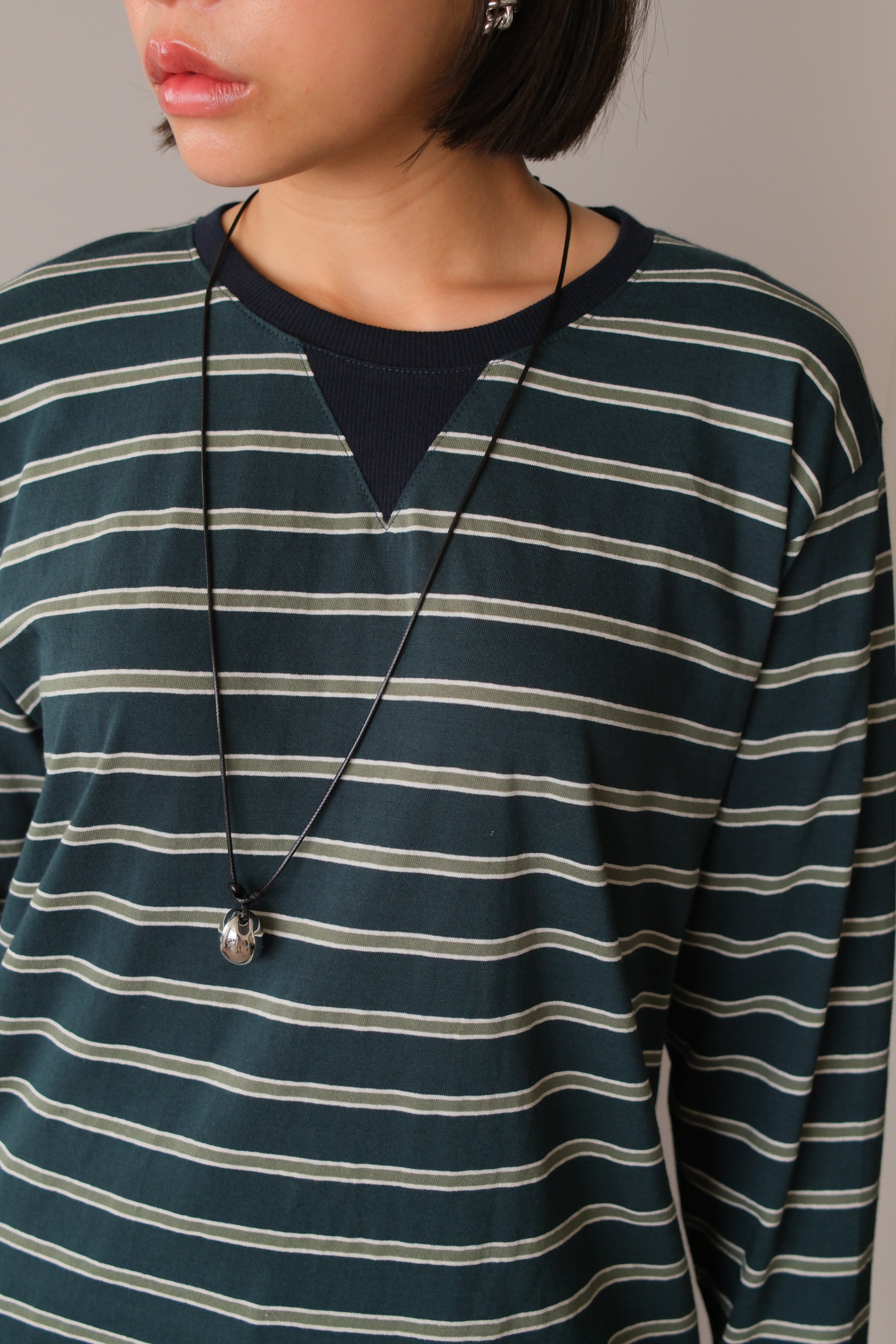 Triangle collar striped long-sleeve soft tee