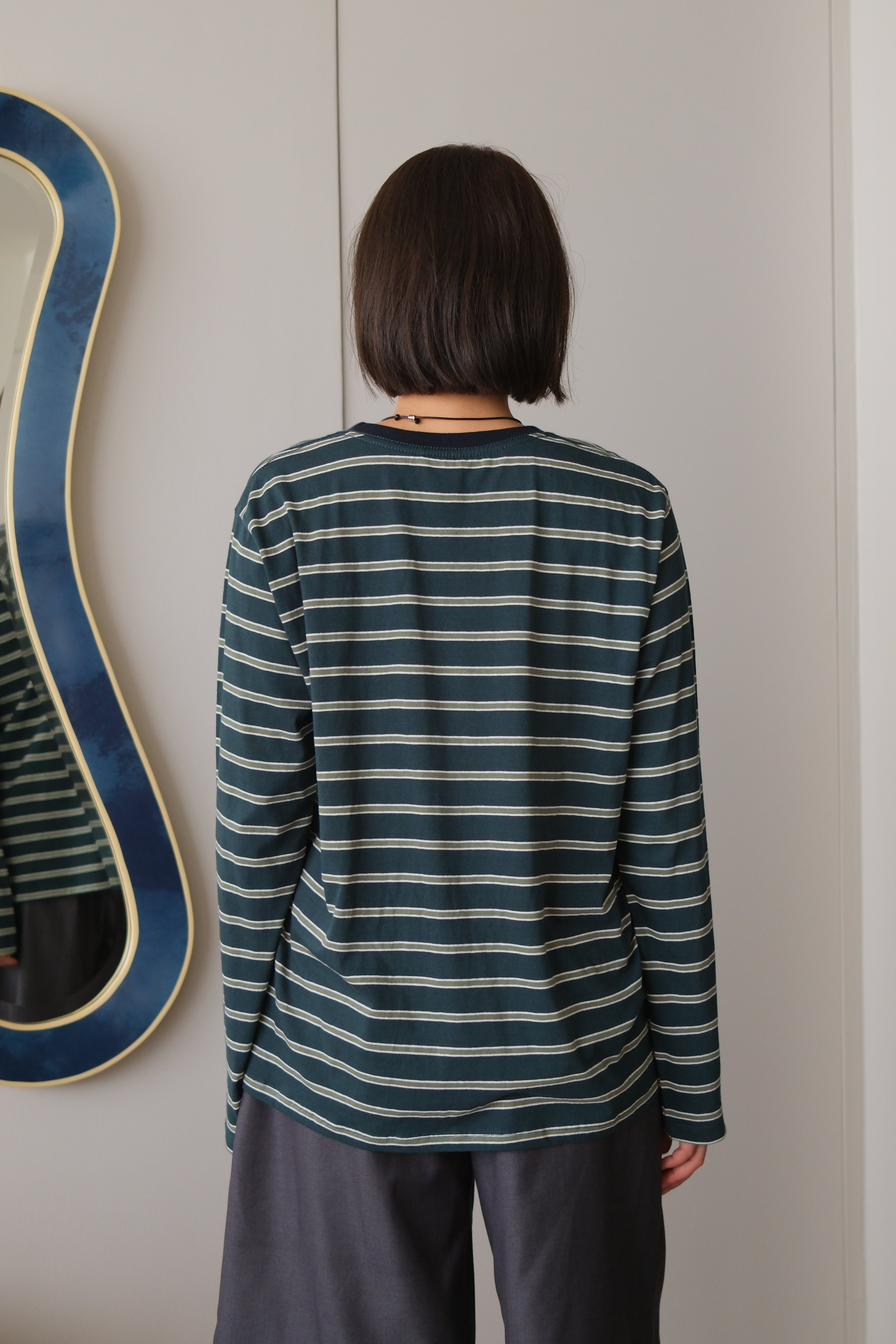 Triangle collar striped long-sleeve soft tee