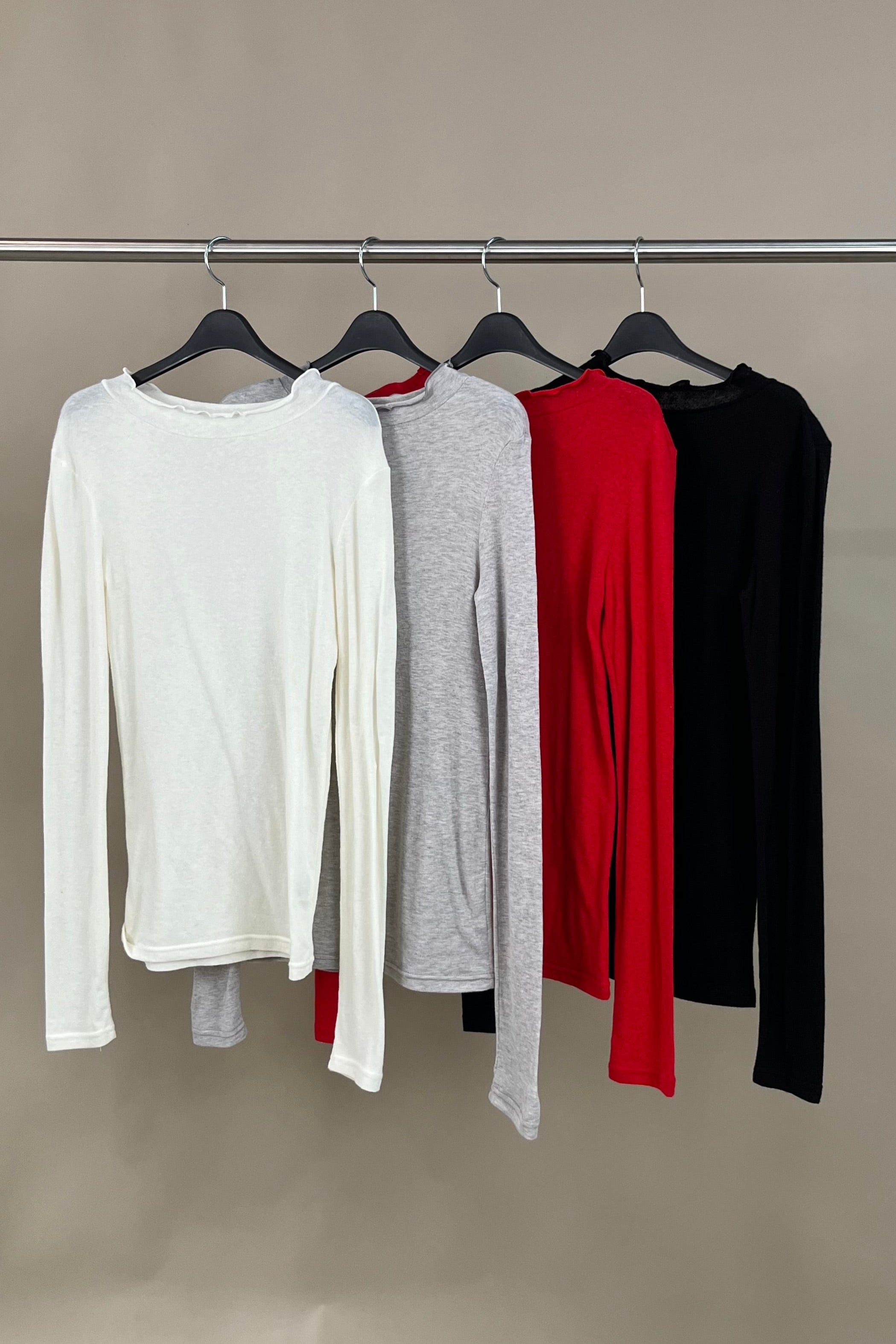 mock neck frill edge long-sleeve tee