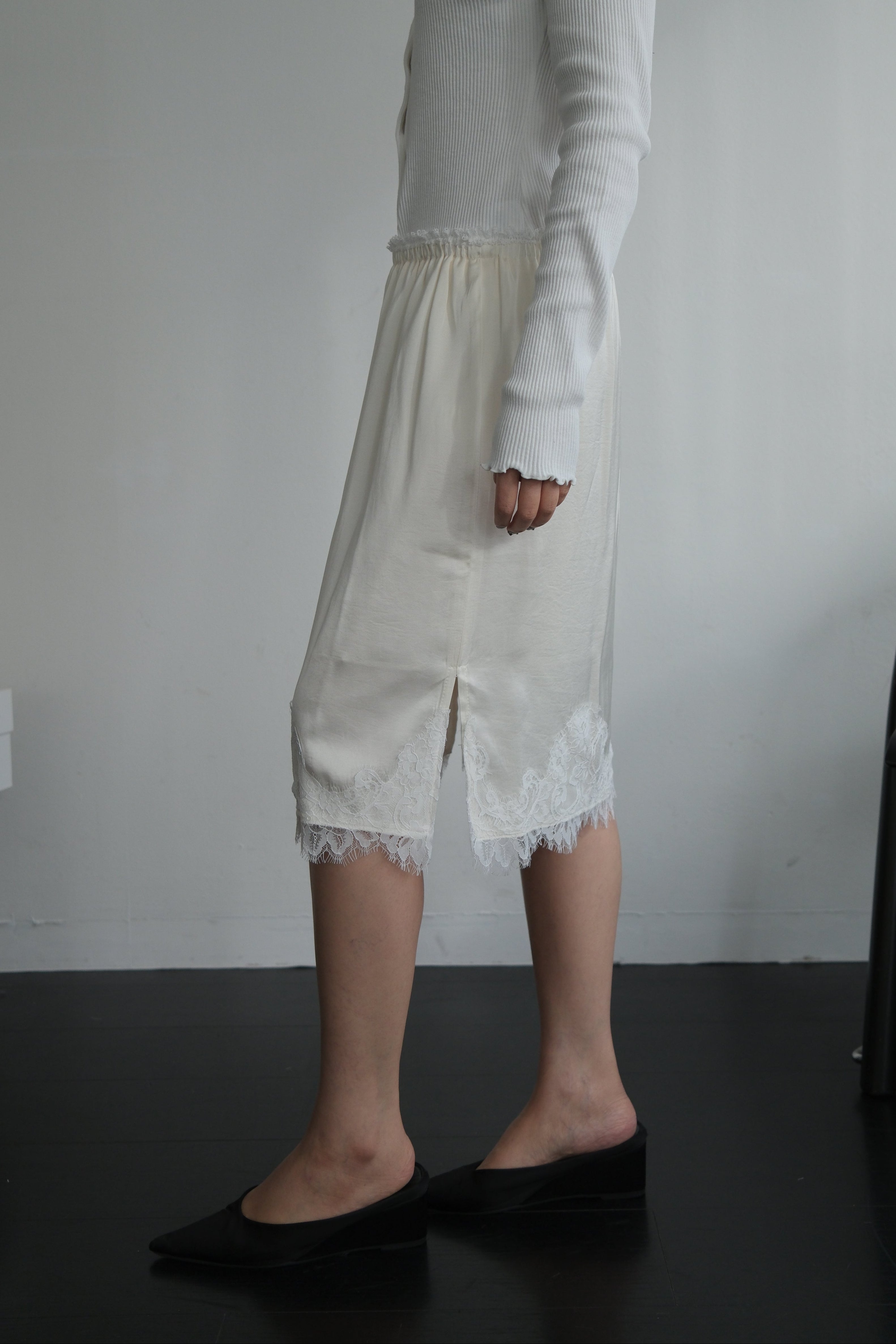 Keem satin lace-trim midi skirt